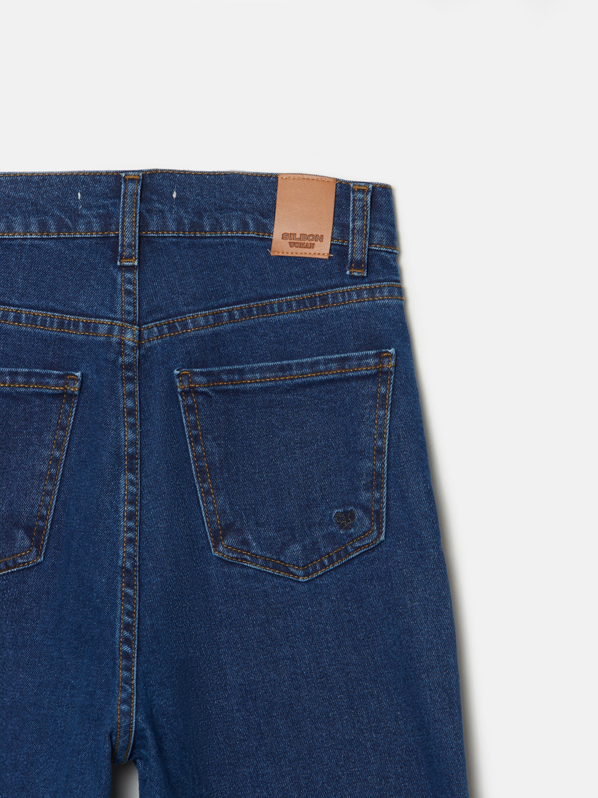 Pantalon denim flare bolsillos - Image 3