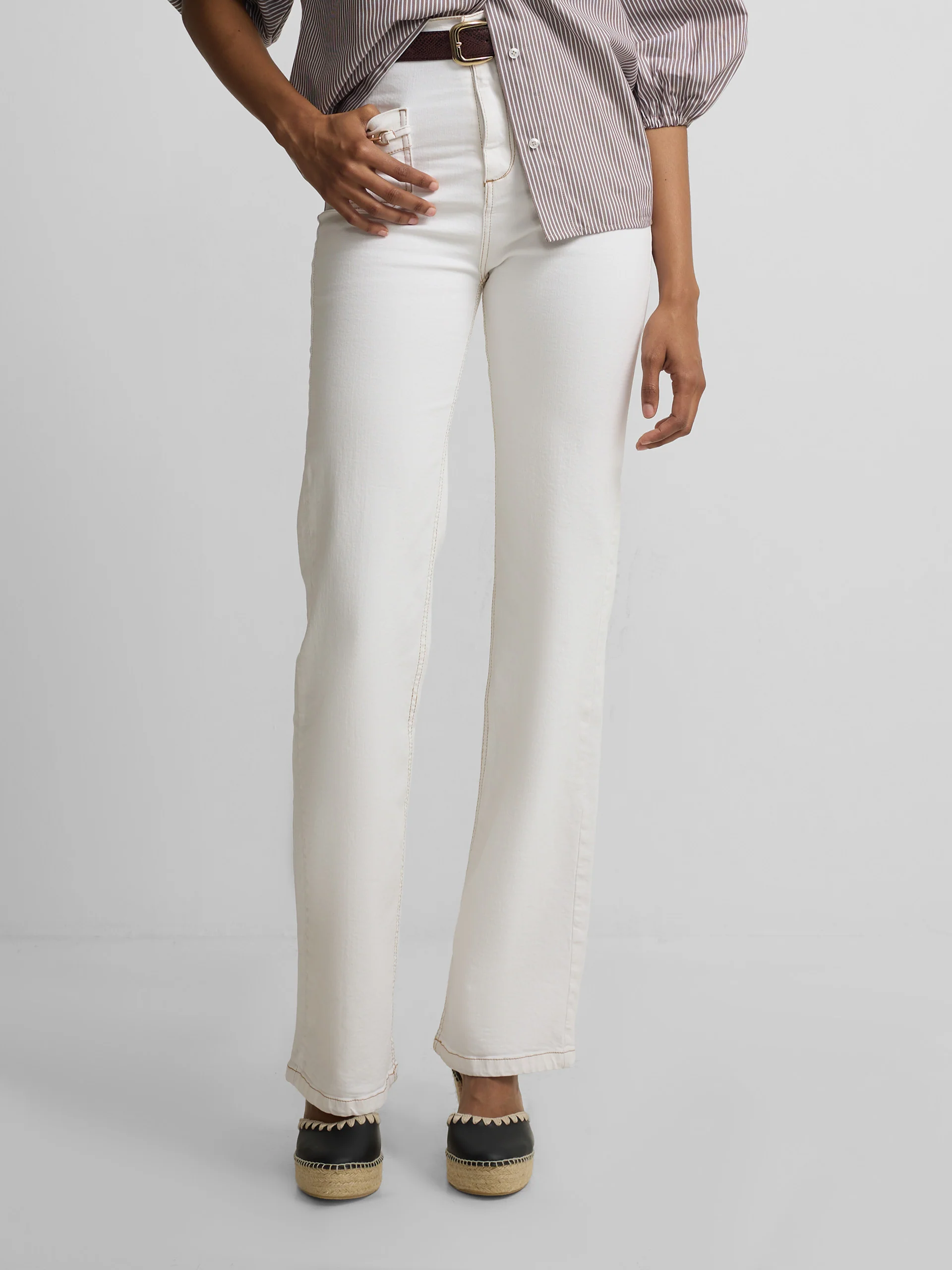 Pantalon denim hebillas blanco - Image 3