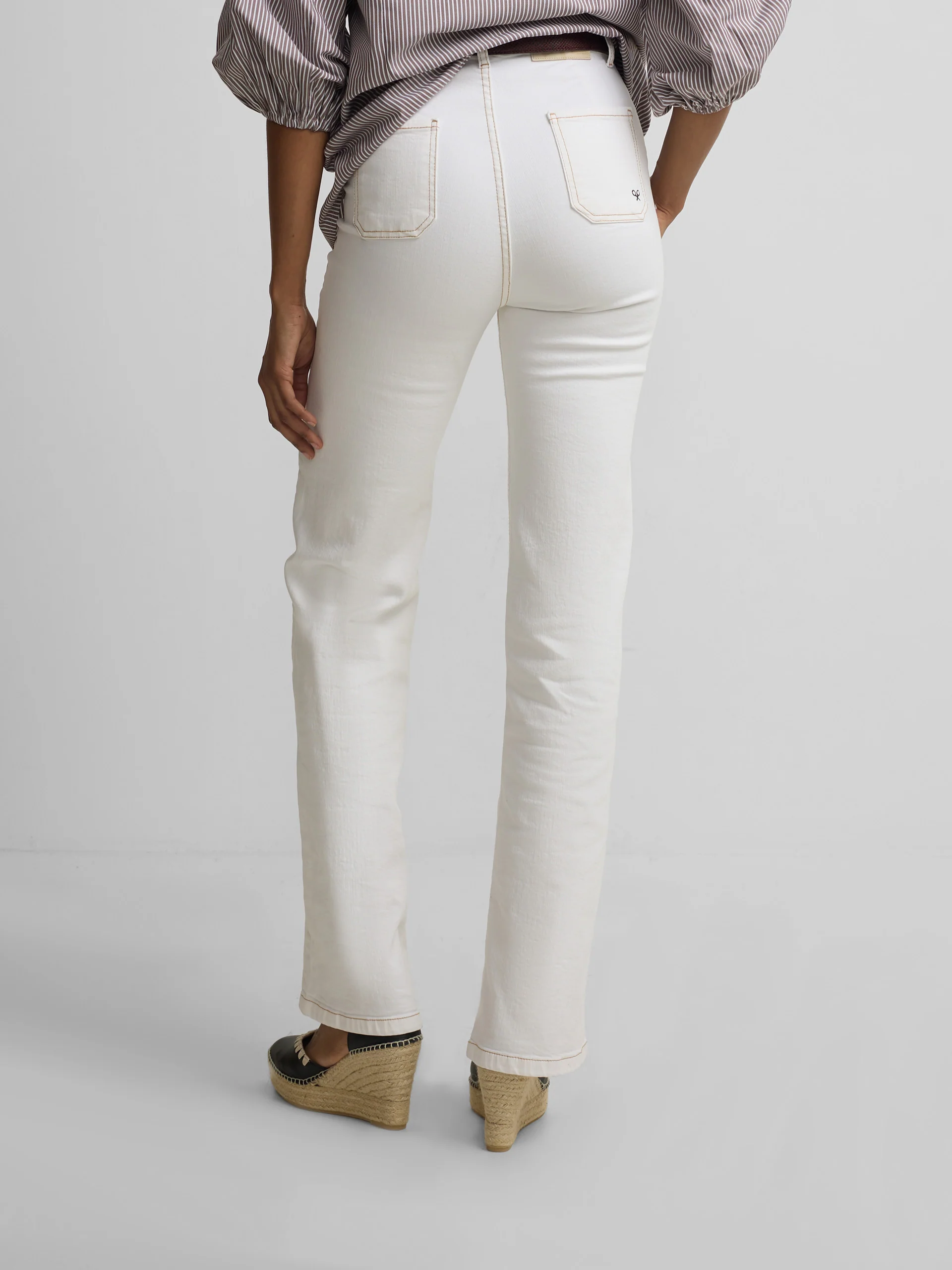 Pantalon denim hebillas blanco - Image 7