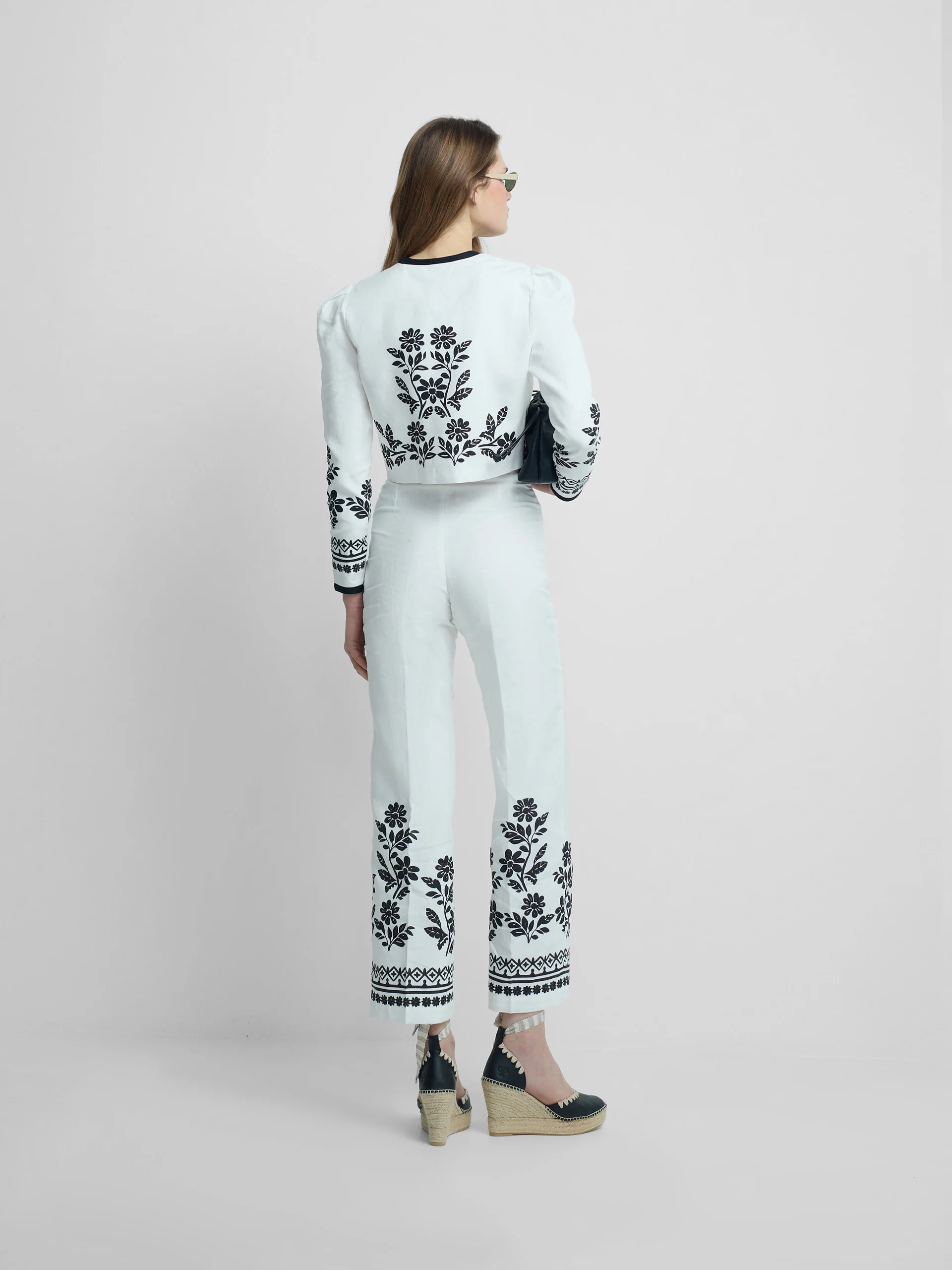 Pantalon estampado flores blanca - Image 5