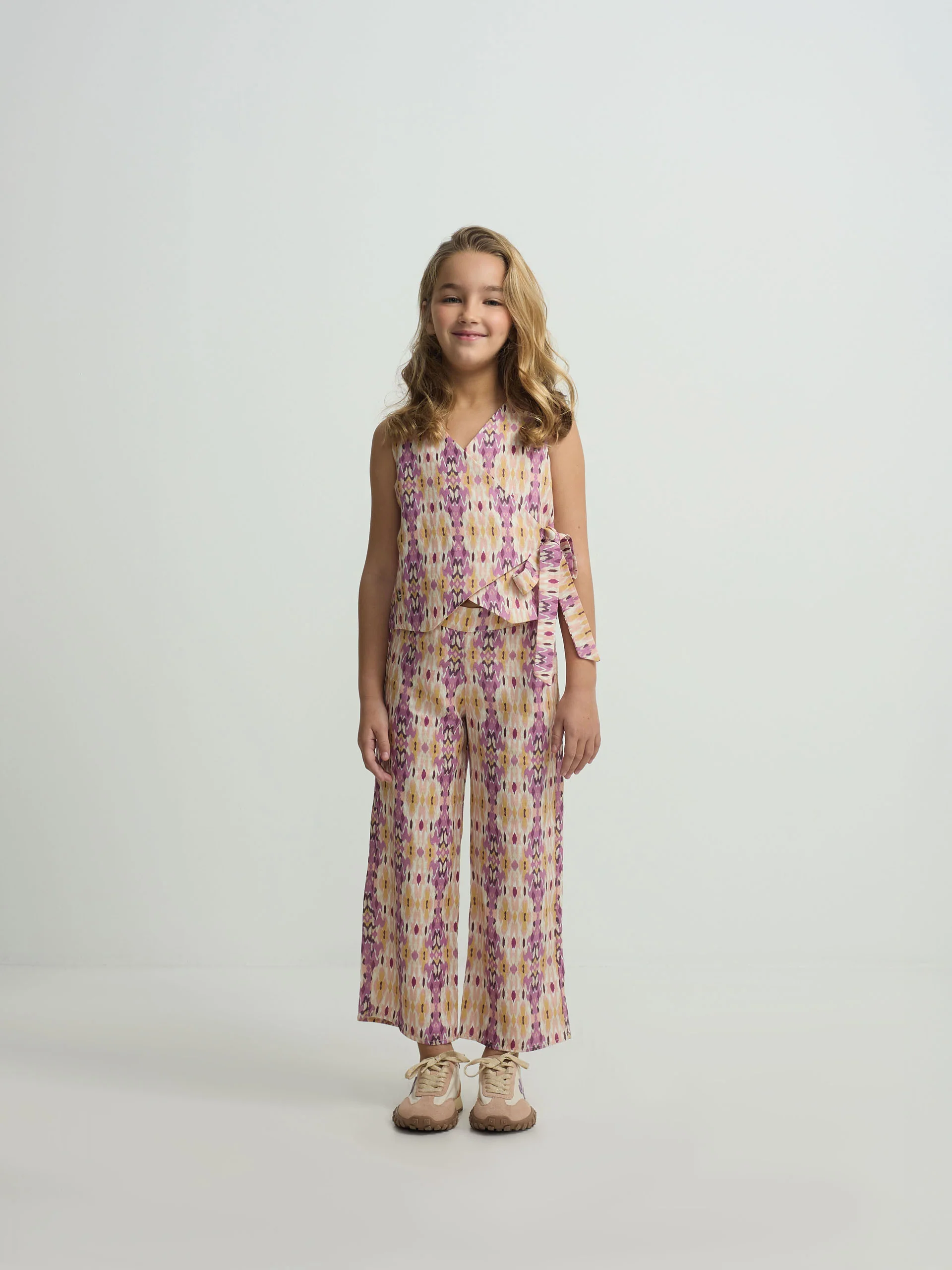 Pantalon girl lino estampado ikat rosas - Image 3