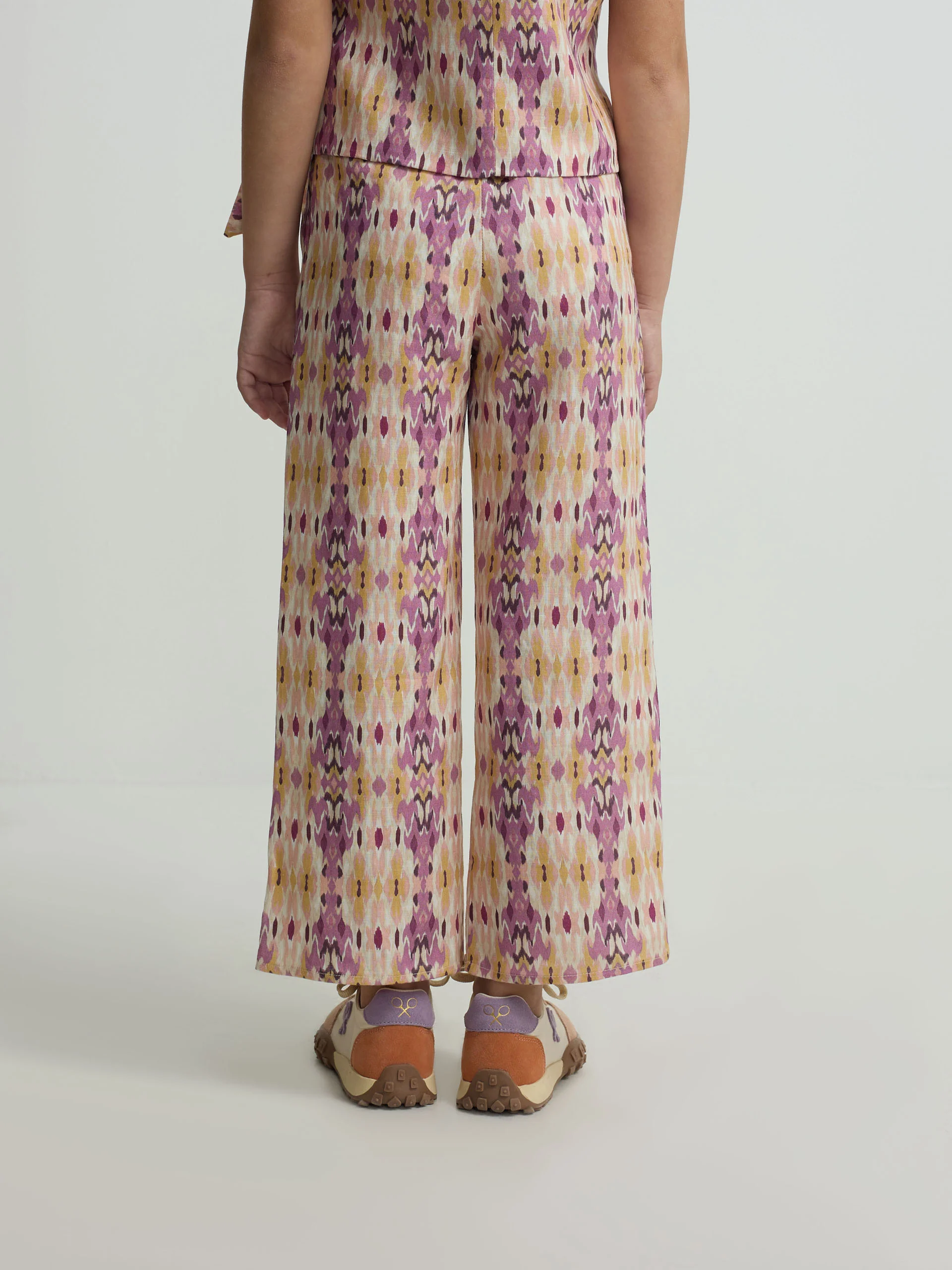 Pantalon girl lino estampado ikat rosas - Image 6