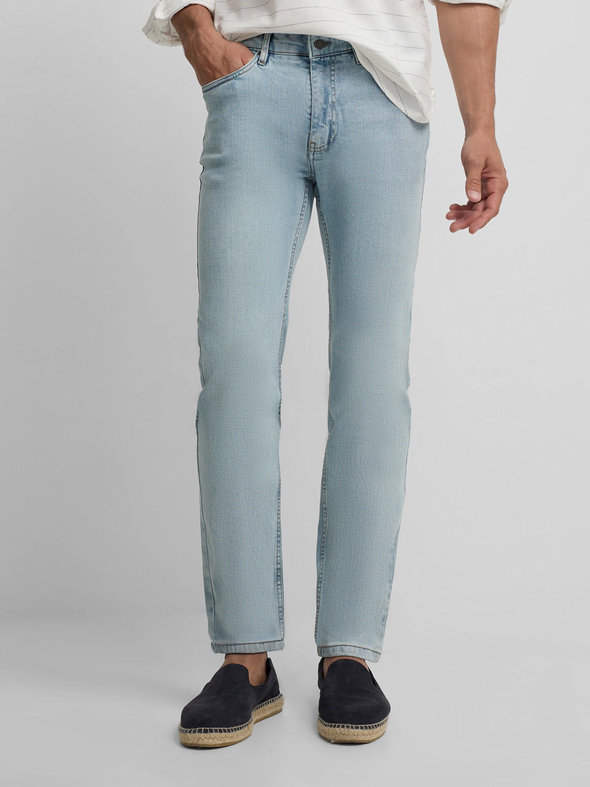 Pantalon sport denim azul claro - Image 3