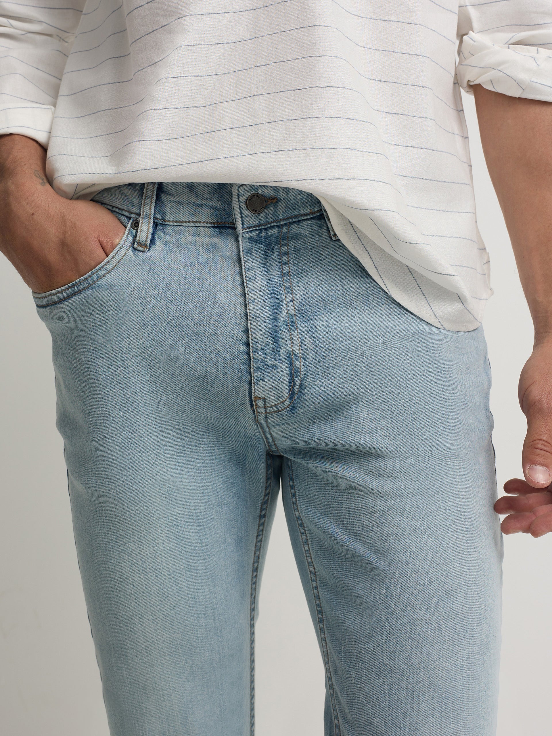 Pantalon sport denim azul claro - Image 4