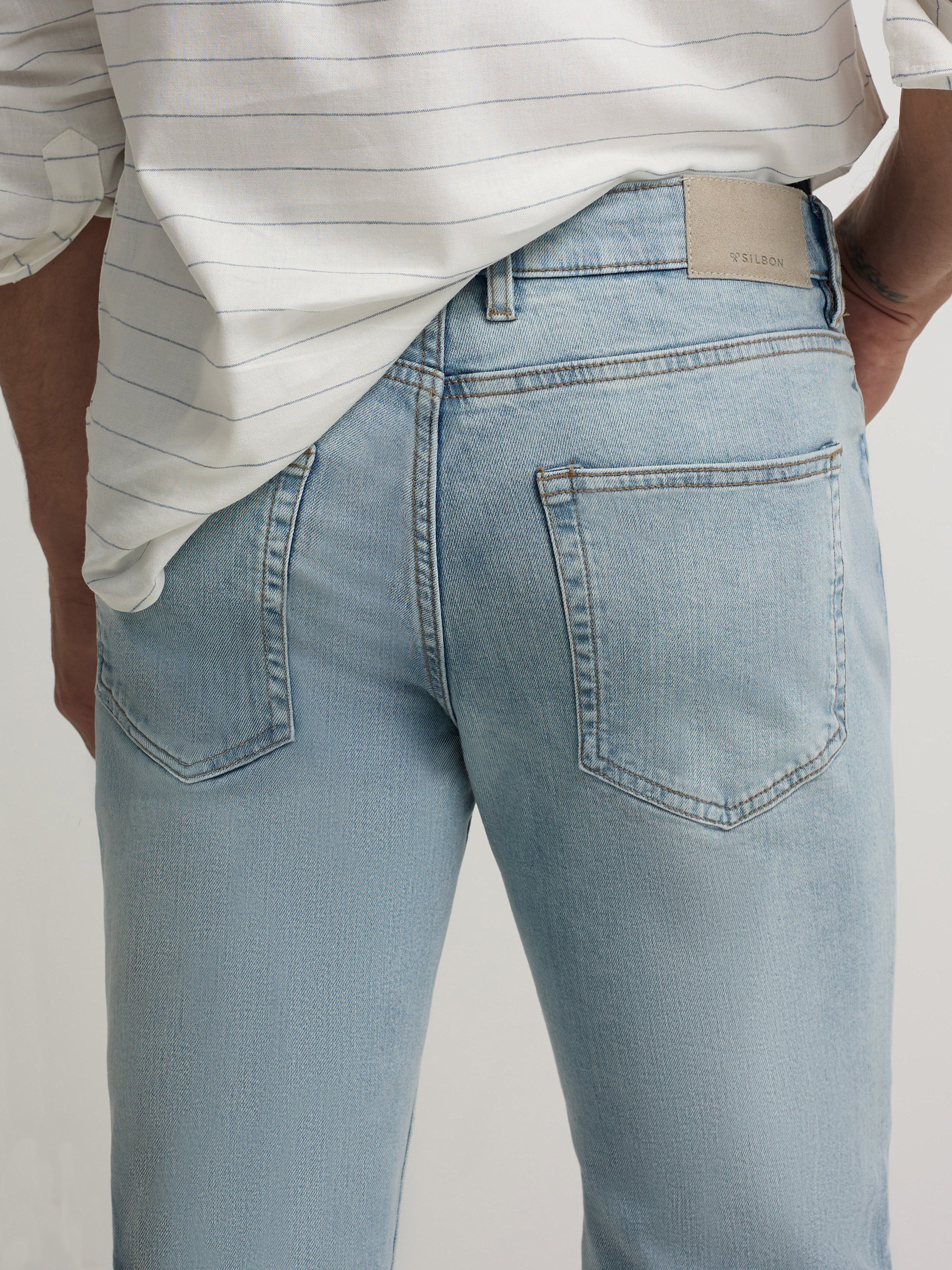 Pantalon sport denim azul claro - Image 6