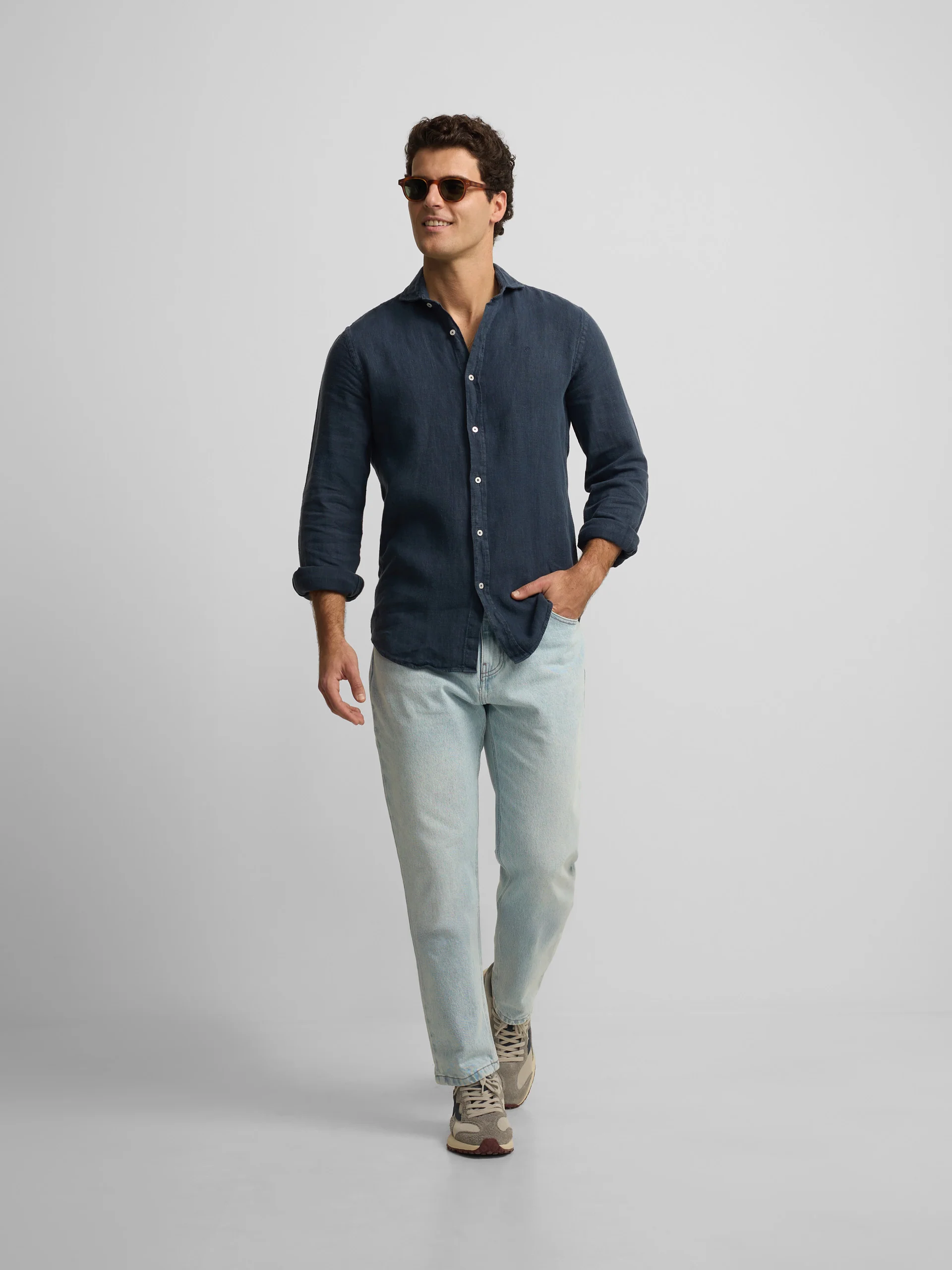 Pantalon sport denim tapered azul claro - Image 3