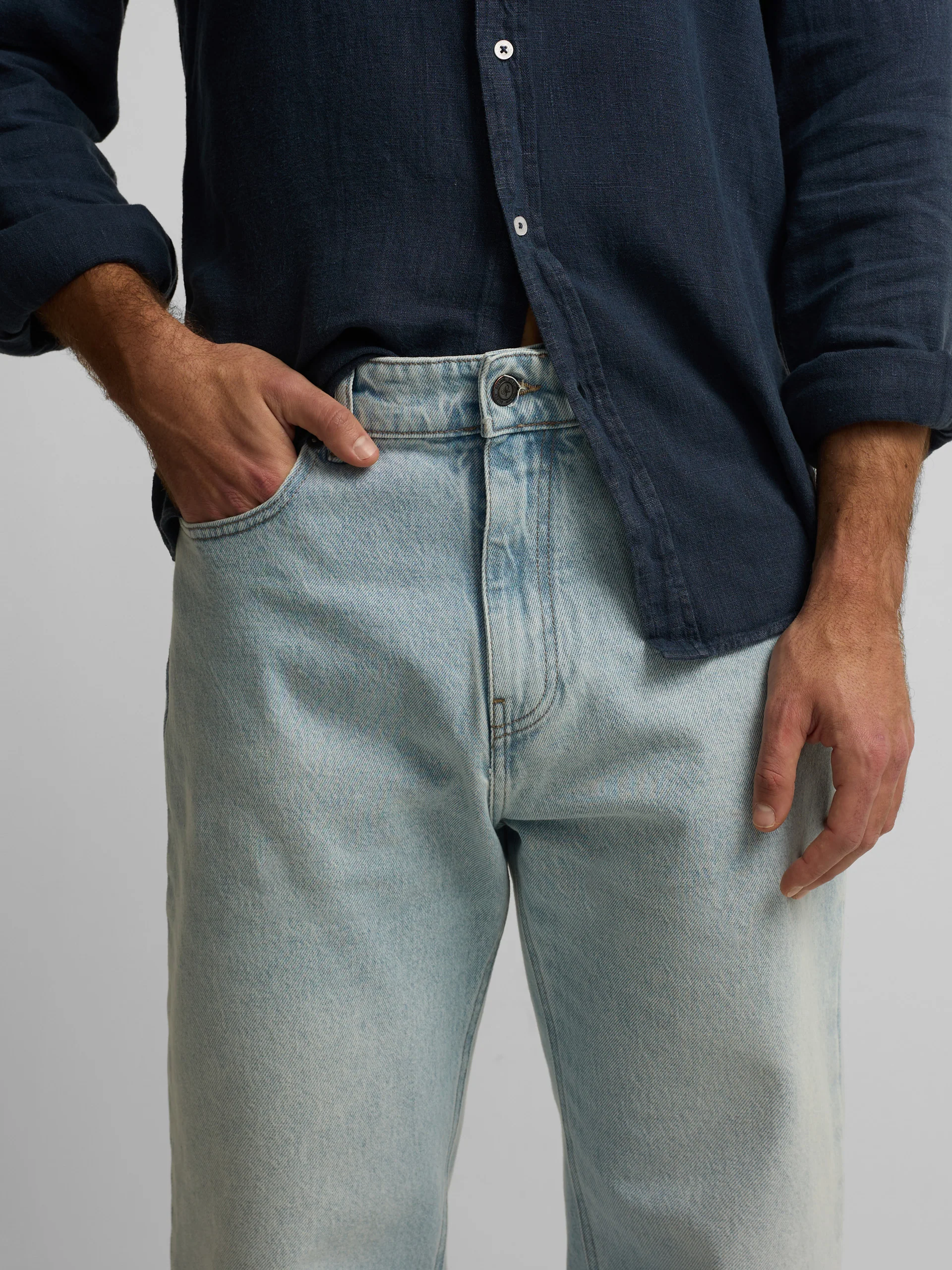 Pantalon sport denim tapered azul claro - Image 5