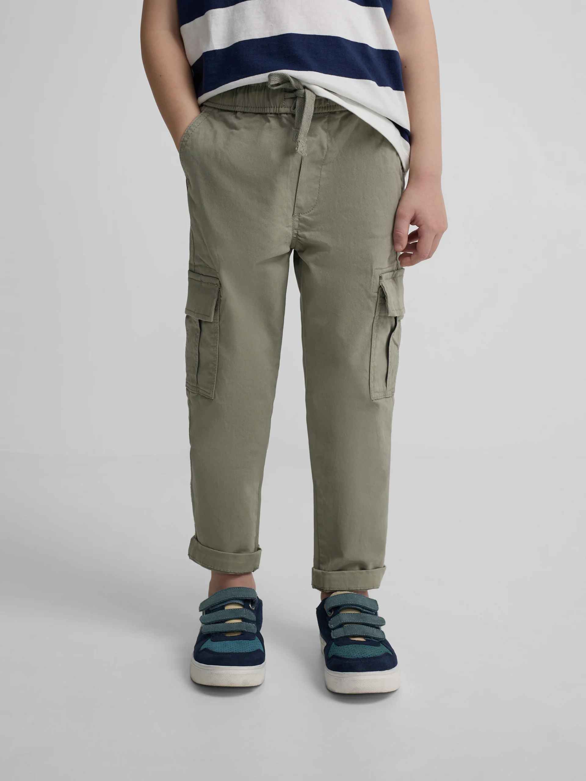 Pantalon sport kids cargo verde - Image 3