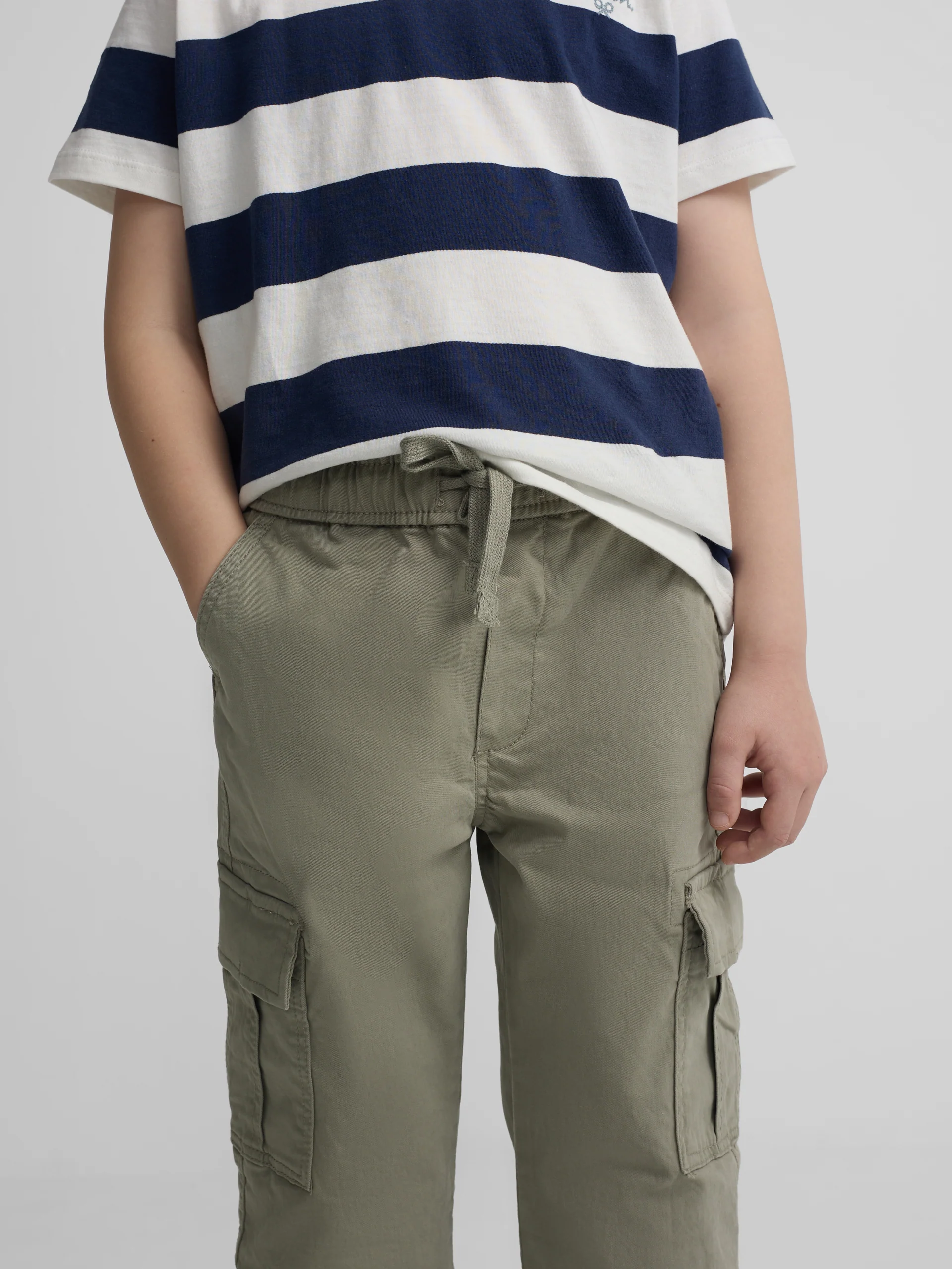 Pantalon sport kids cargo verde - Image 4