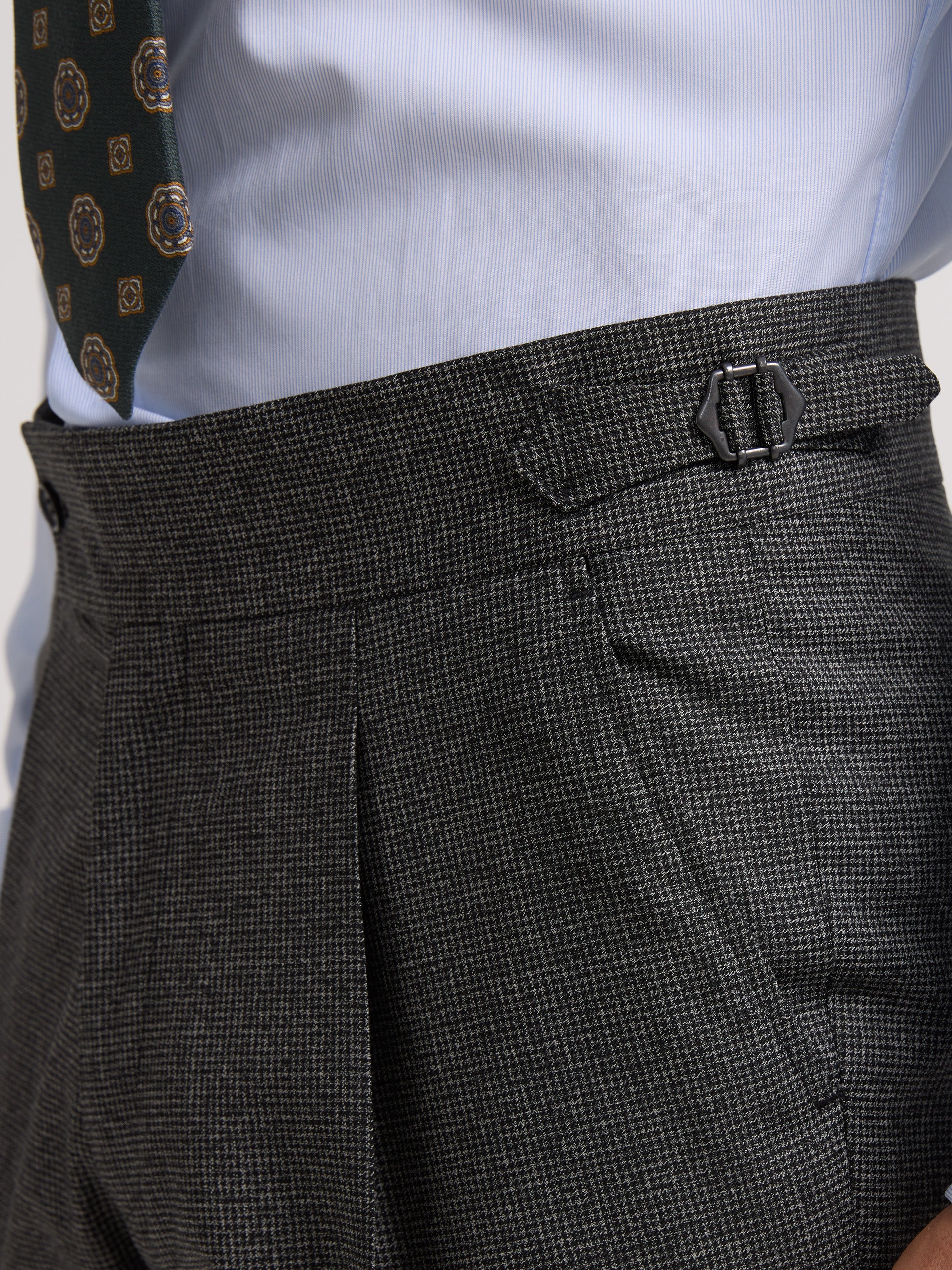 Pantalon traje pata de gallo gris - Image 5