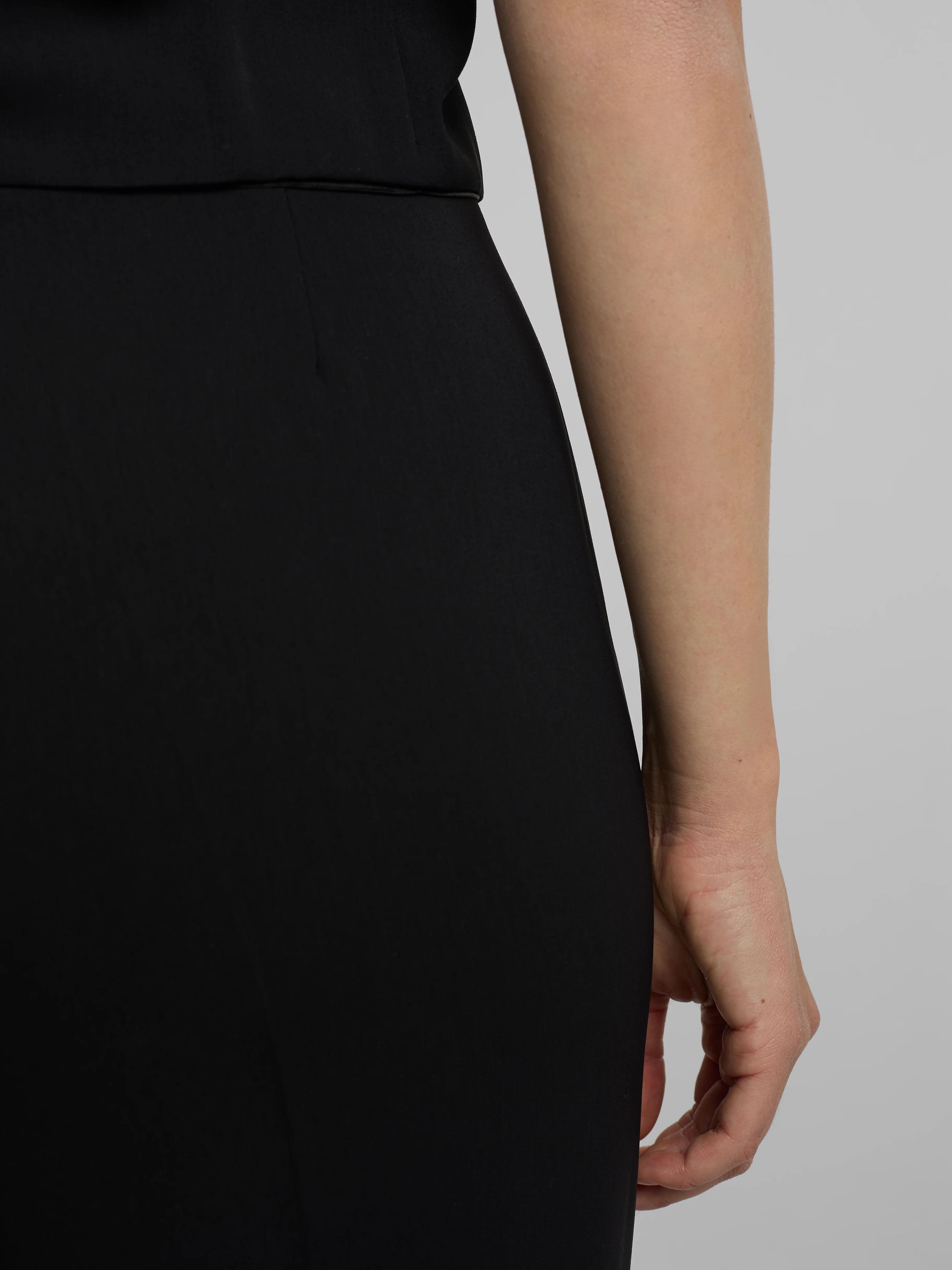 Pantalon woman clasico negro - Image 4