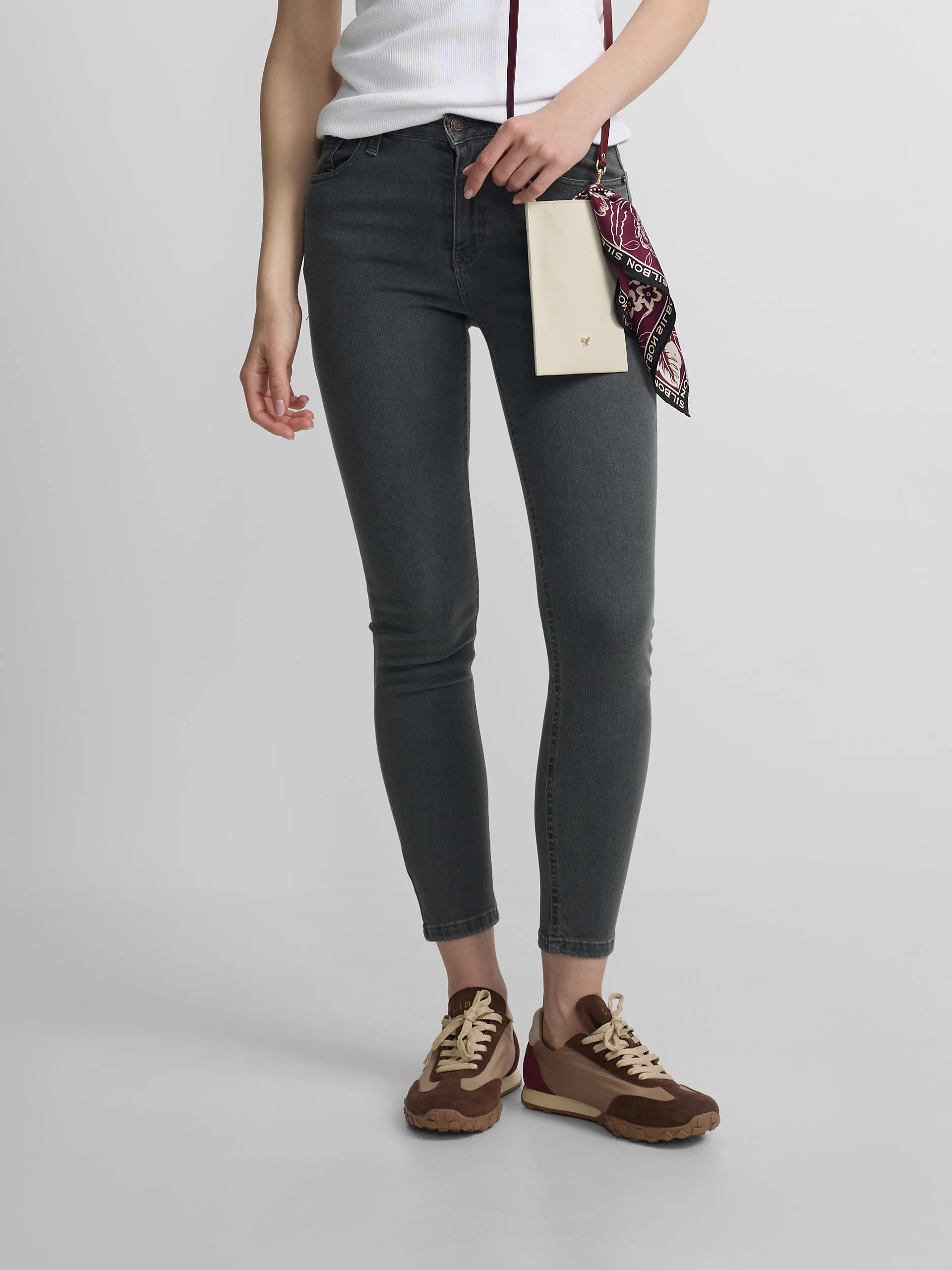 Pantalon woman slim fit gris - Image 3