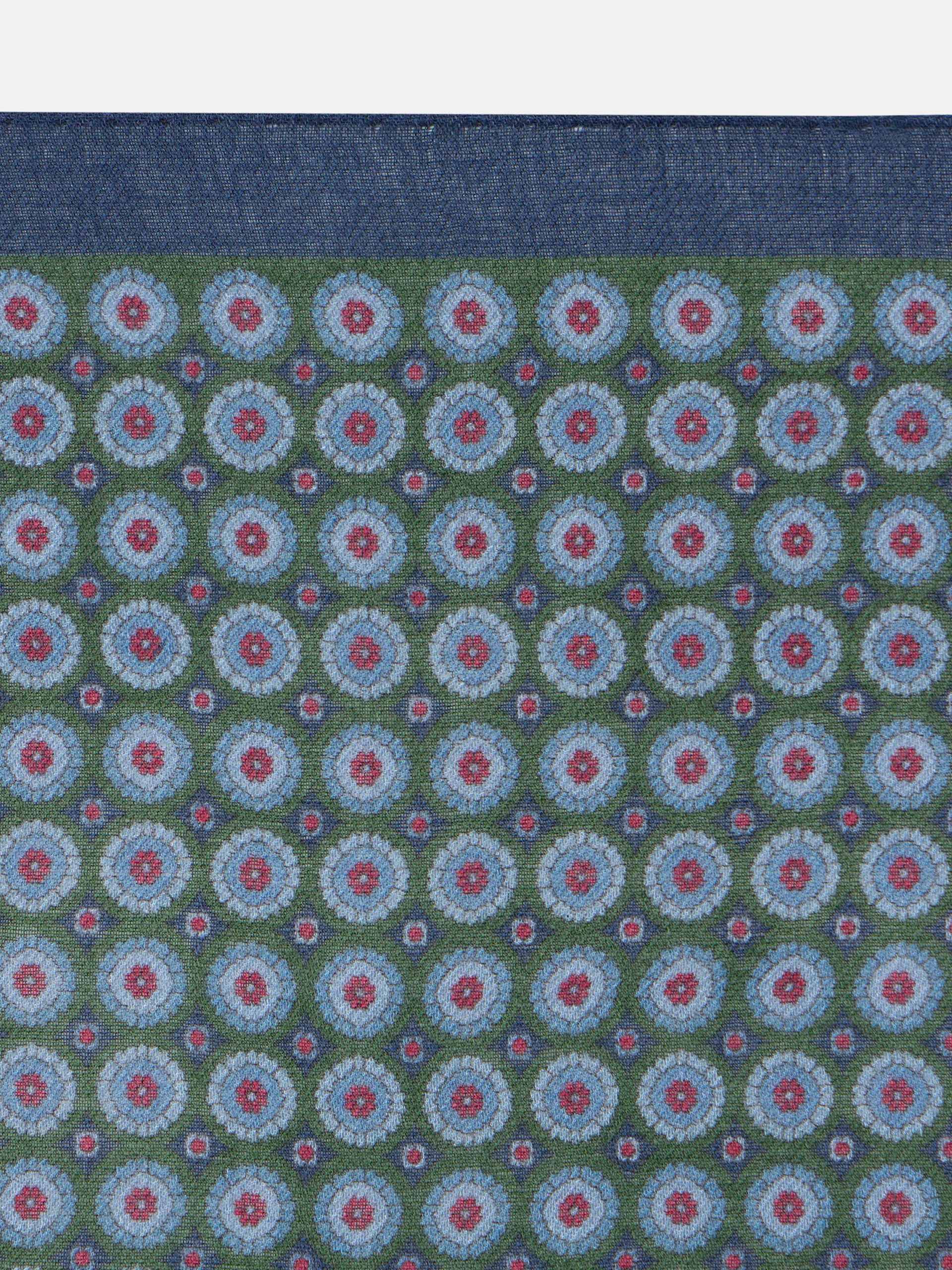 Pañuelo geometrico floral verde - Image 3