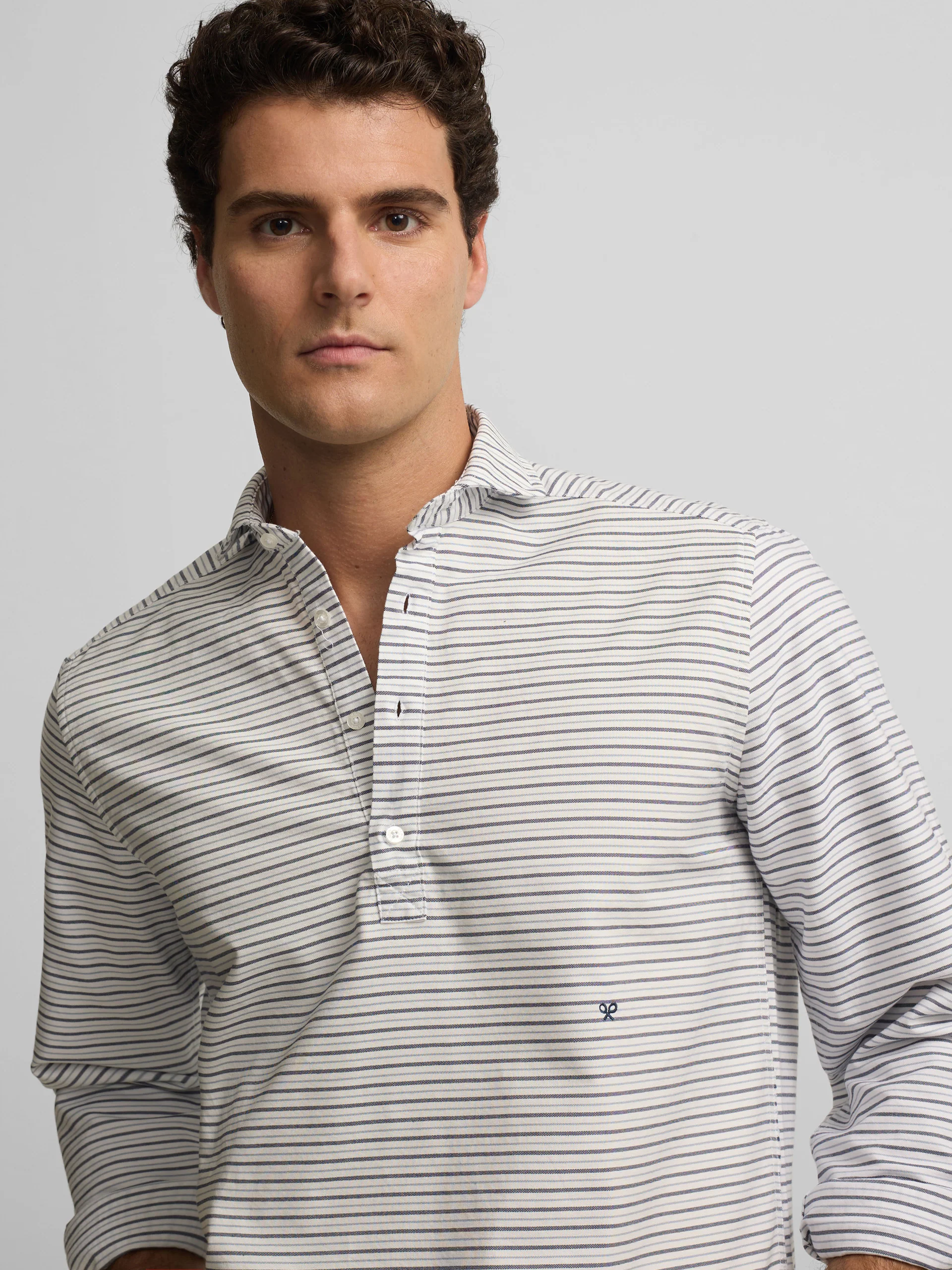 Polera sport oxford rayas multicolor azules - Image 3