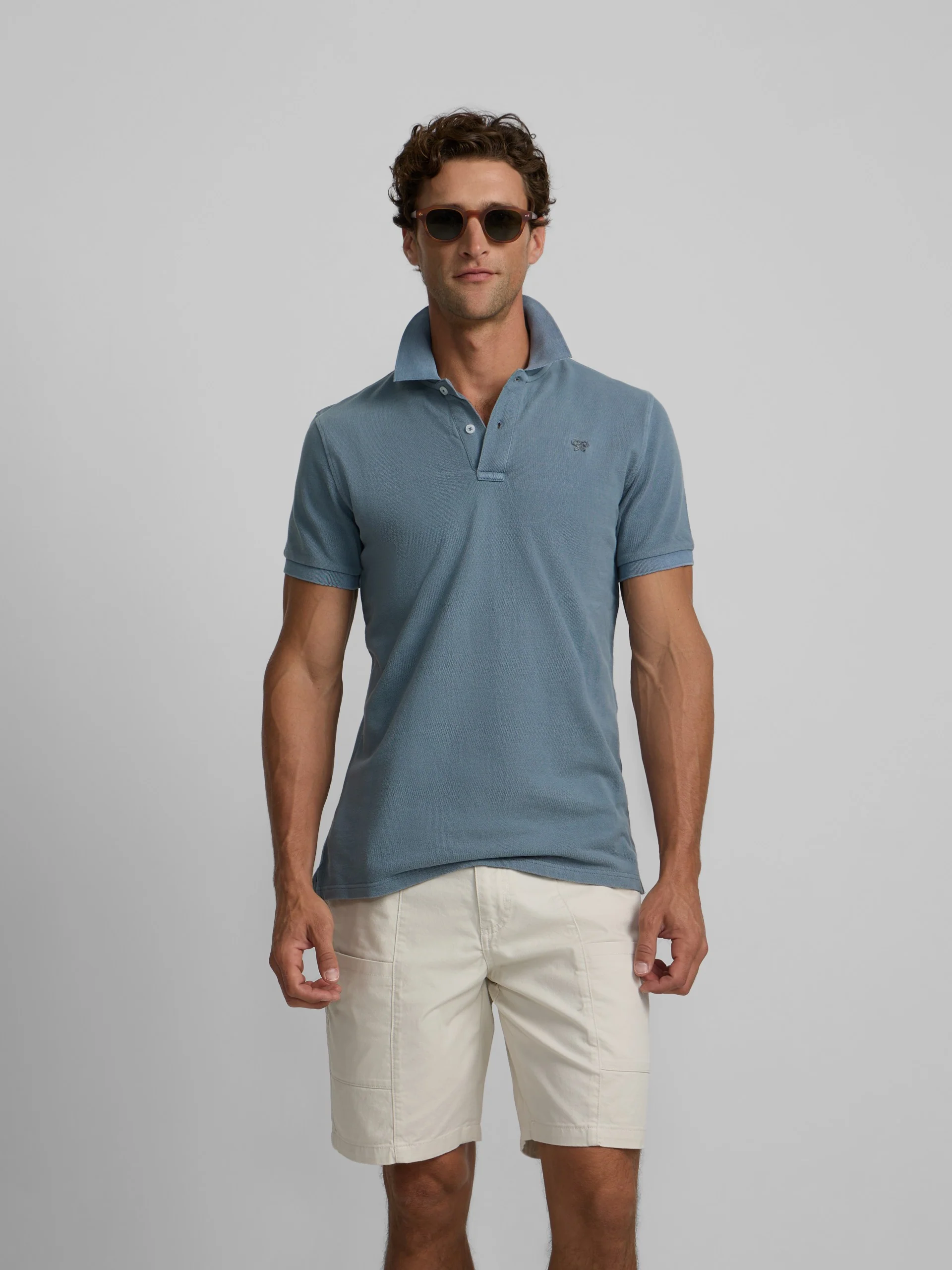Polo clasico garment dye azul medio - Image 7