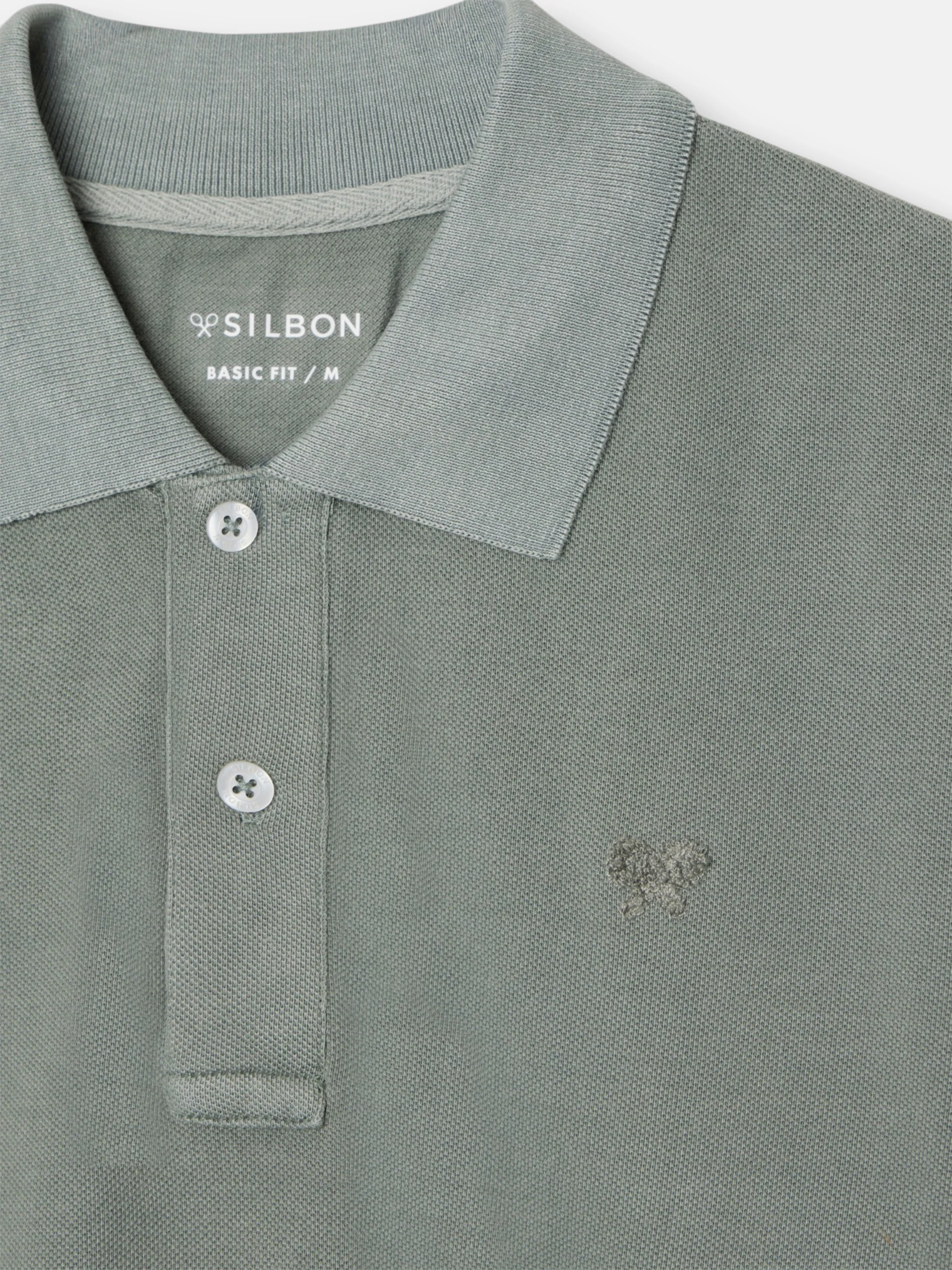 Polo clasico garment dye verde medio - Image 2