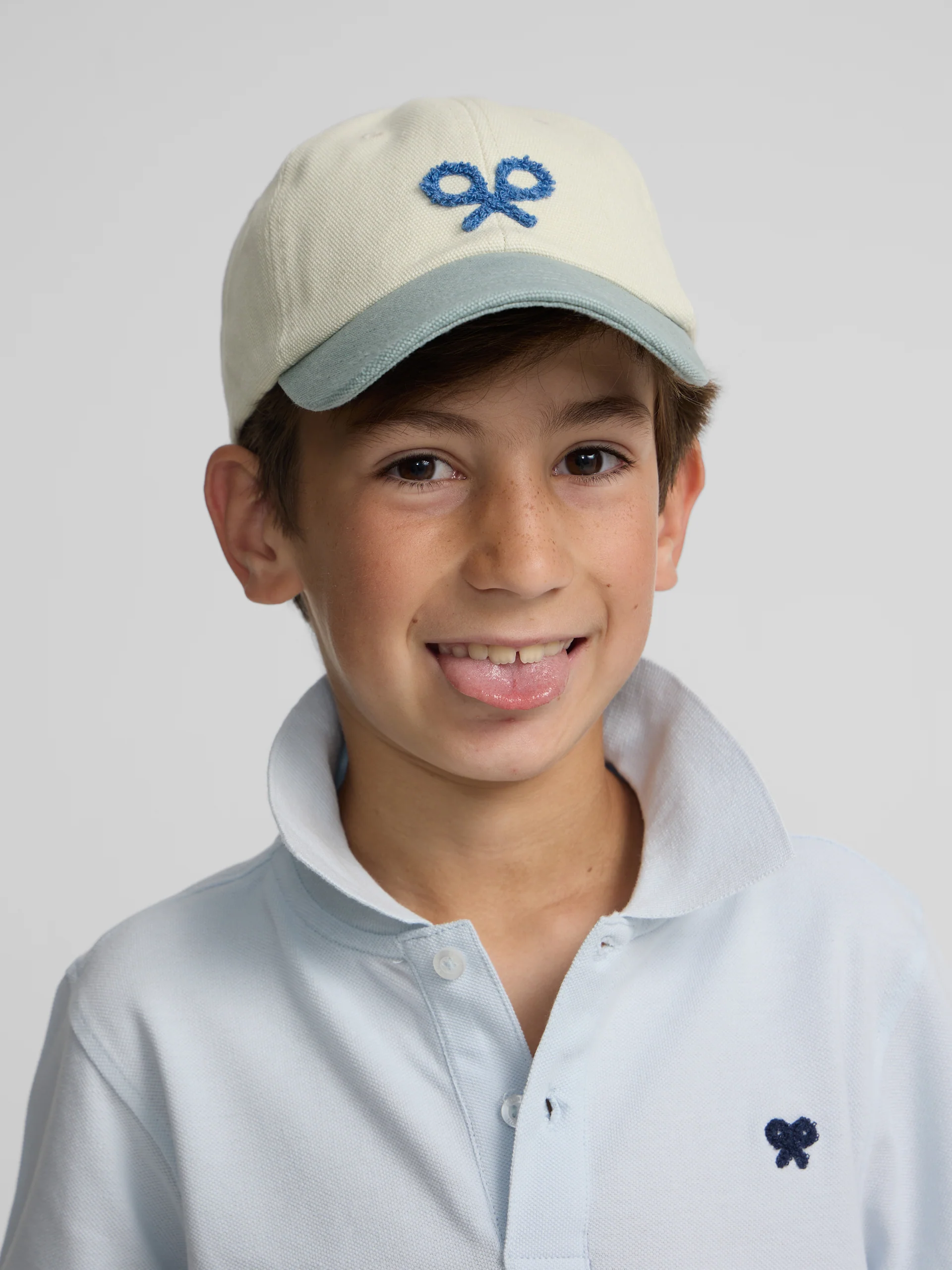 Polo kids liso logo rizo azul claro - Image 4