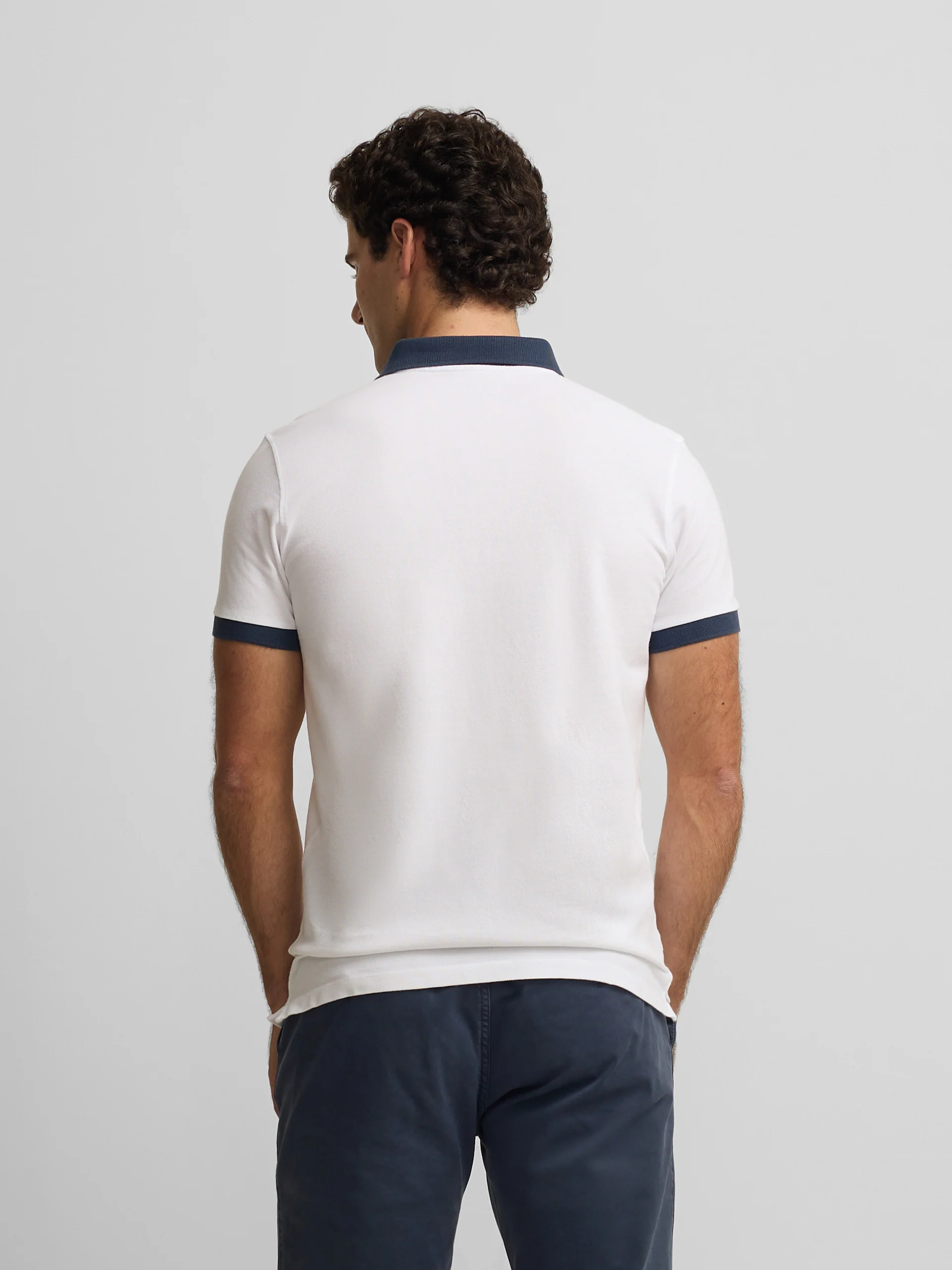 Polo manga corta ribete azul marino blanco - Image 7
