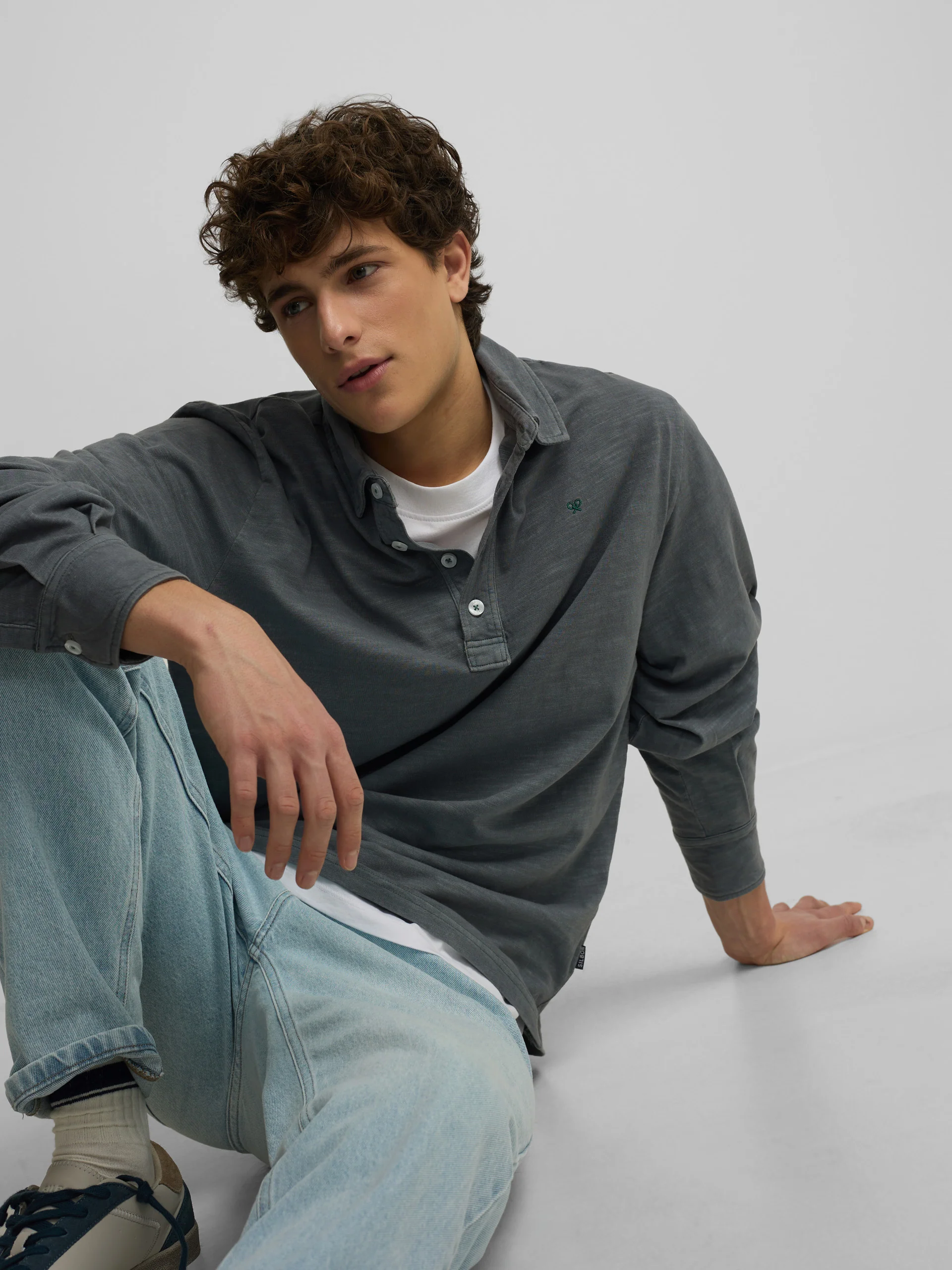 Polo manga larga sport gris - Image 9