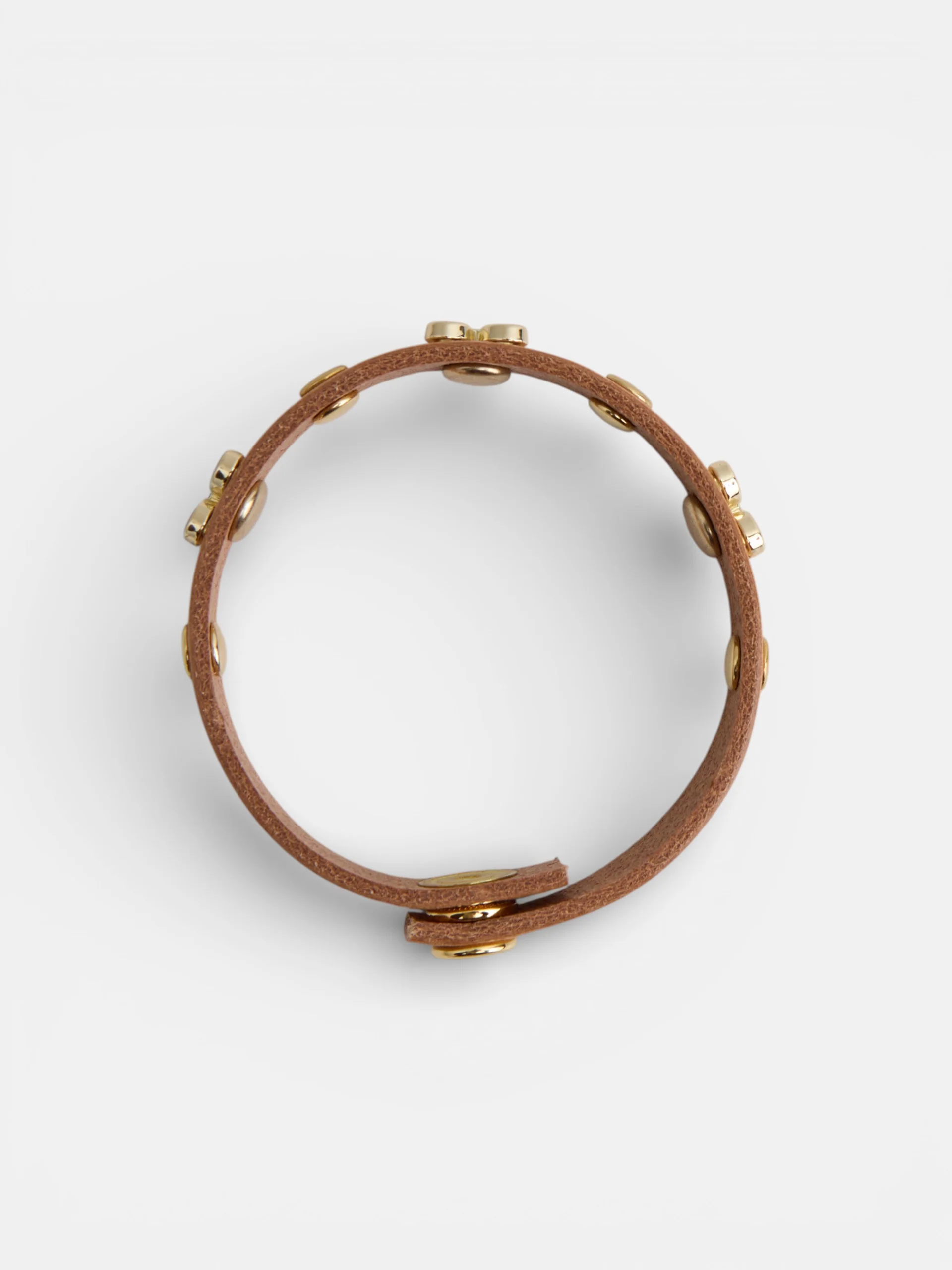 Pulsera piel logo y tachas natural - Image 3