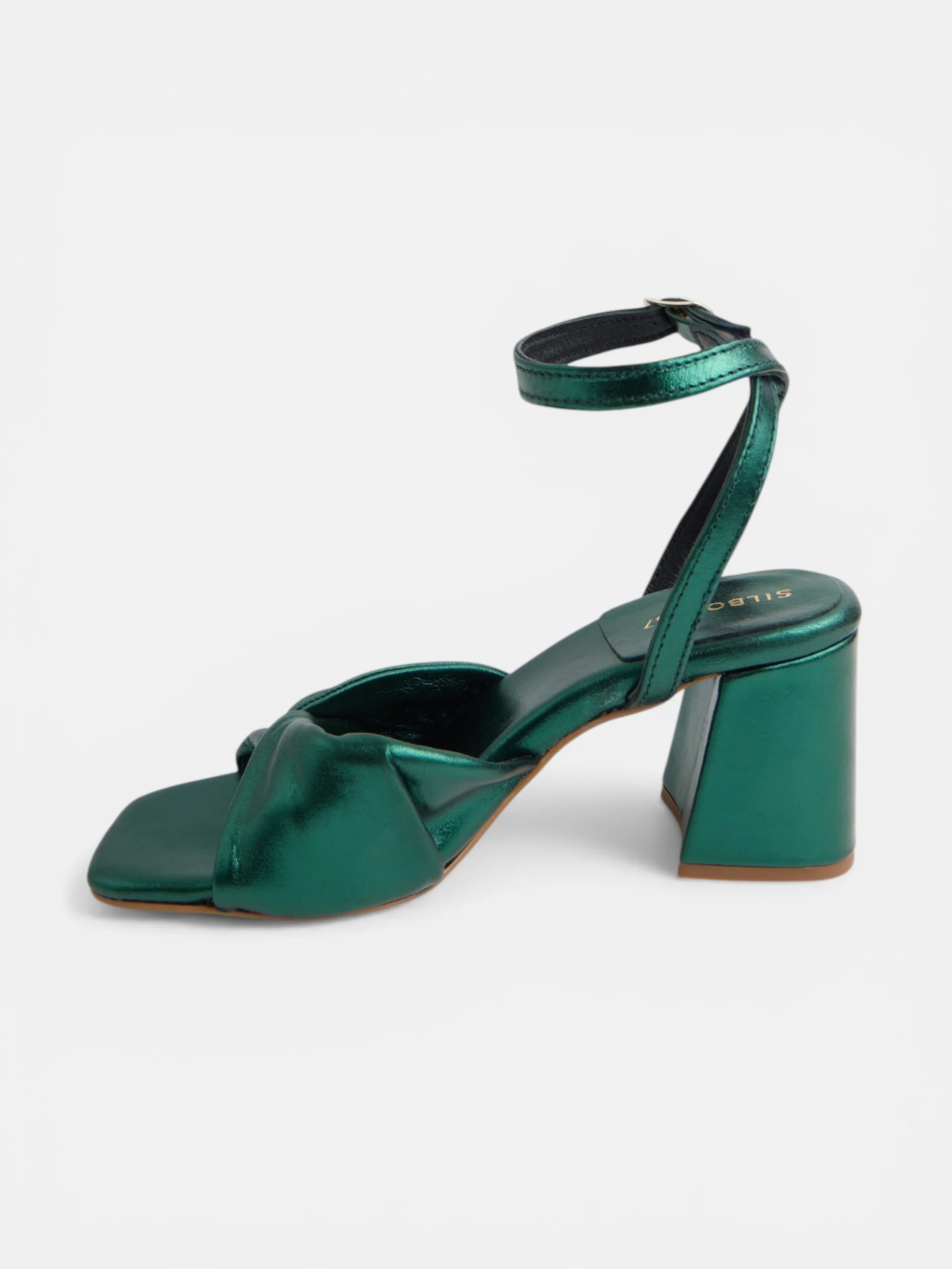 Sandalia tacón metalizada verde - Image 6