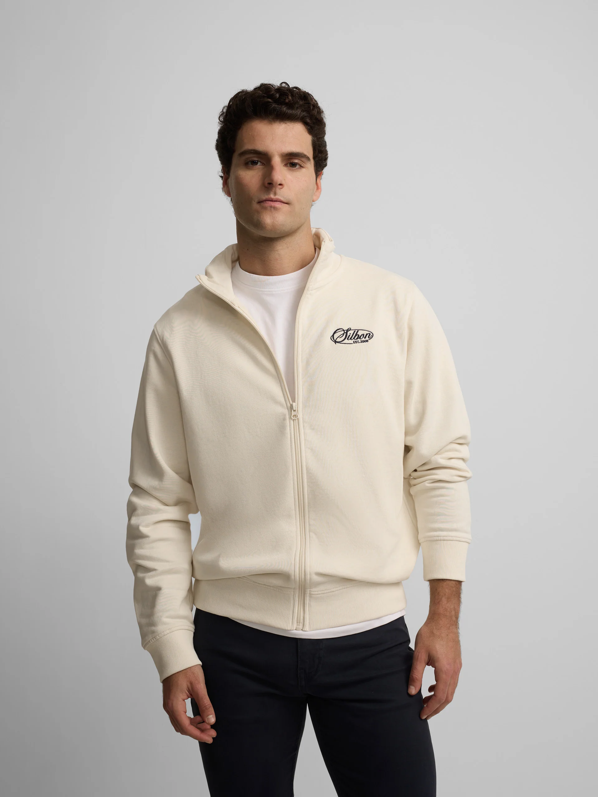 Sudadera cremallera bordado crema - Image 3