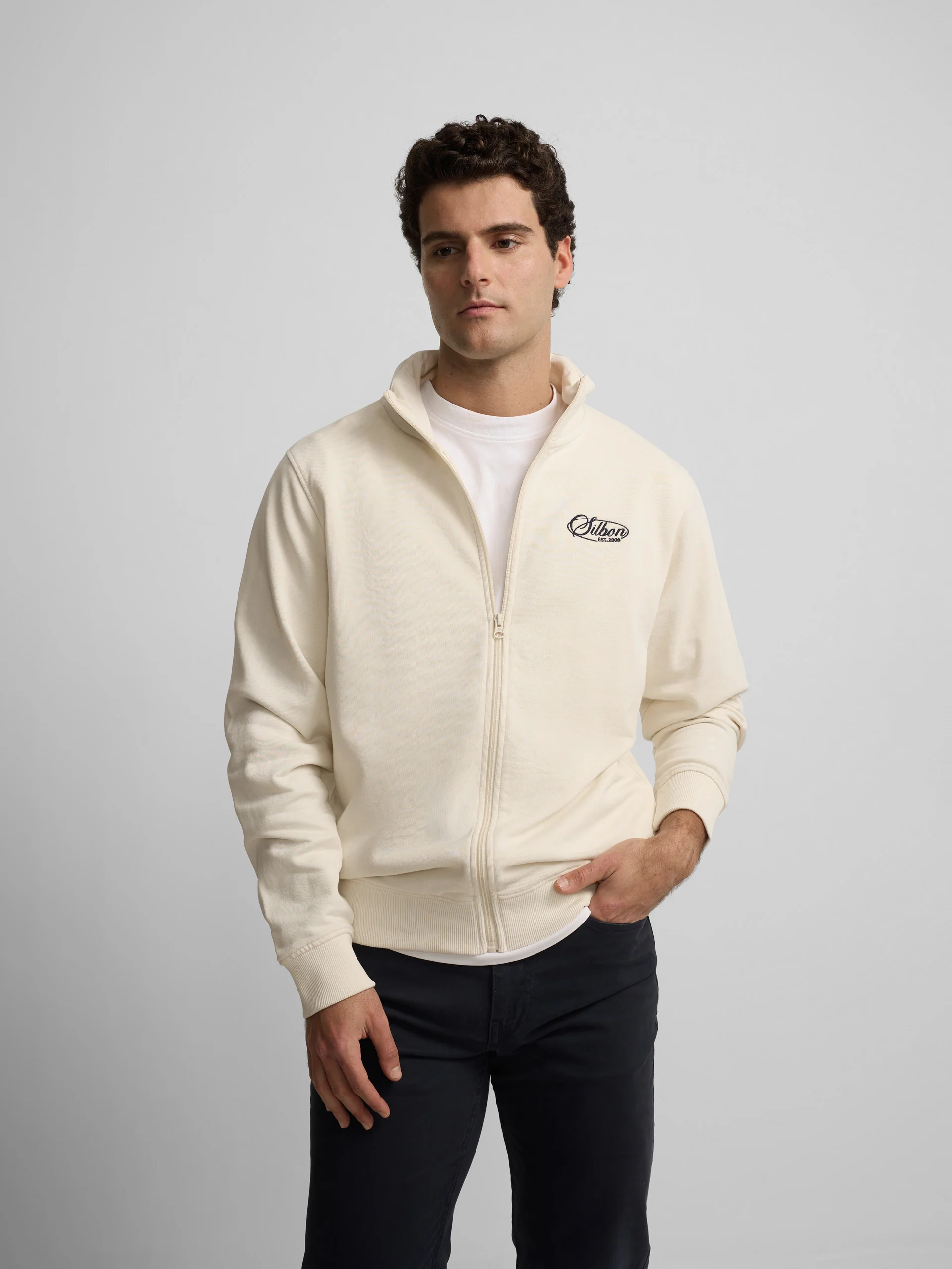 Sudadera cremallera bordado crema - Image 7