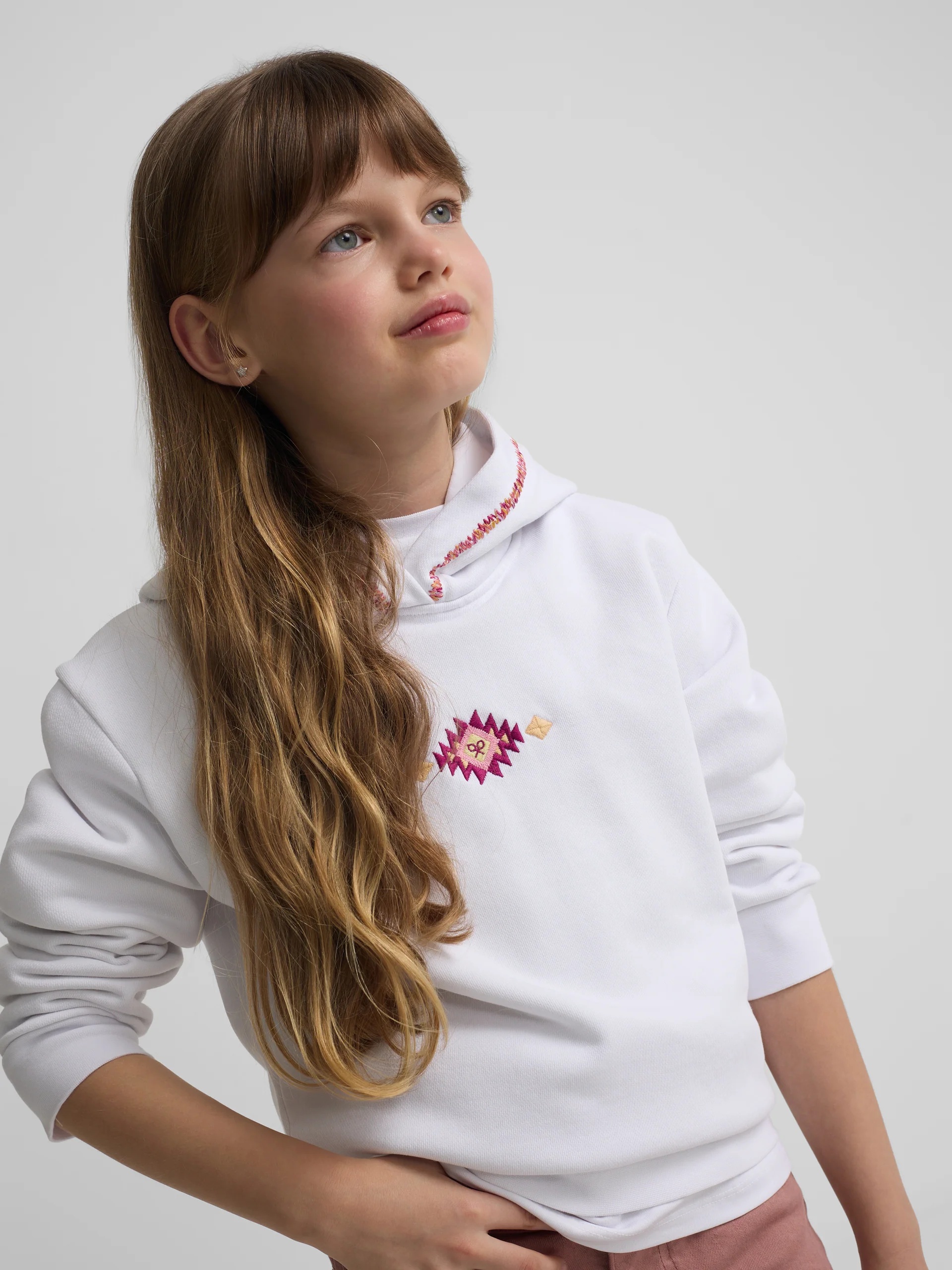 Sudadera girl capucha raqueta etnica blanca - Image 4