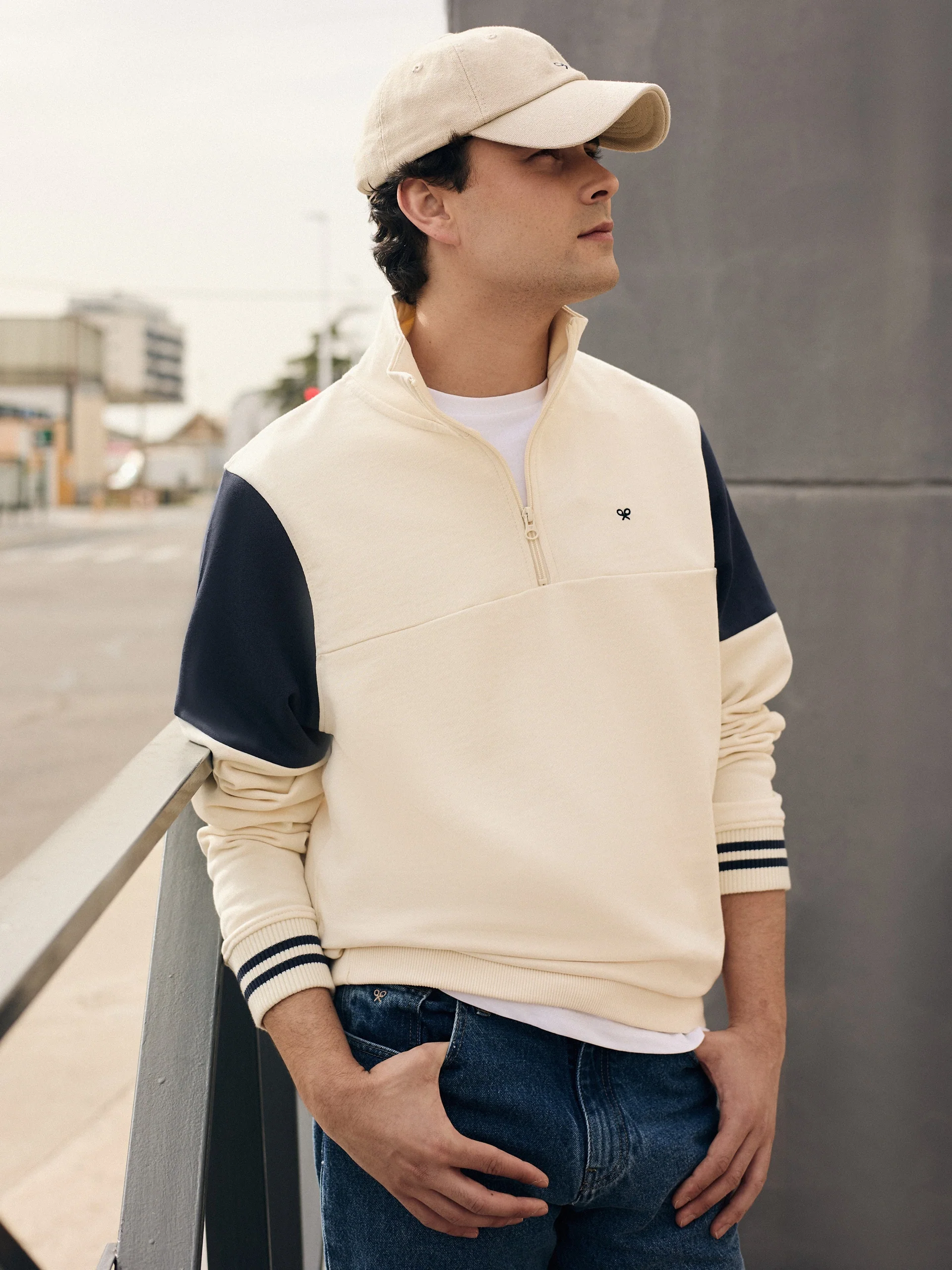 Sudadera media cremallera vintage crema