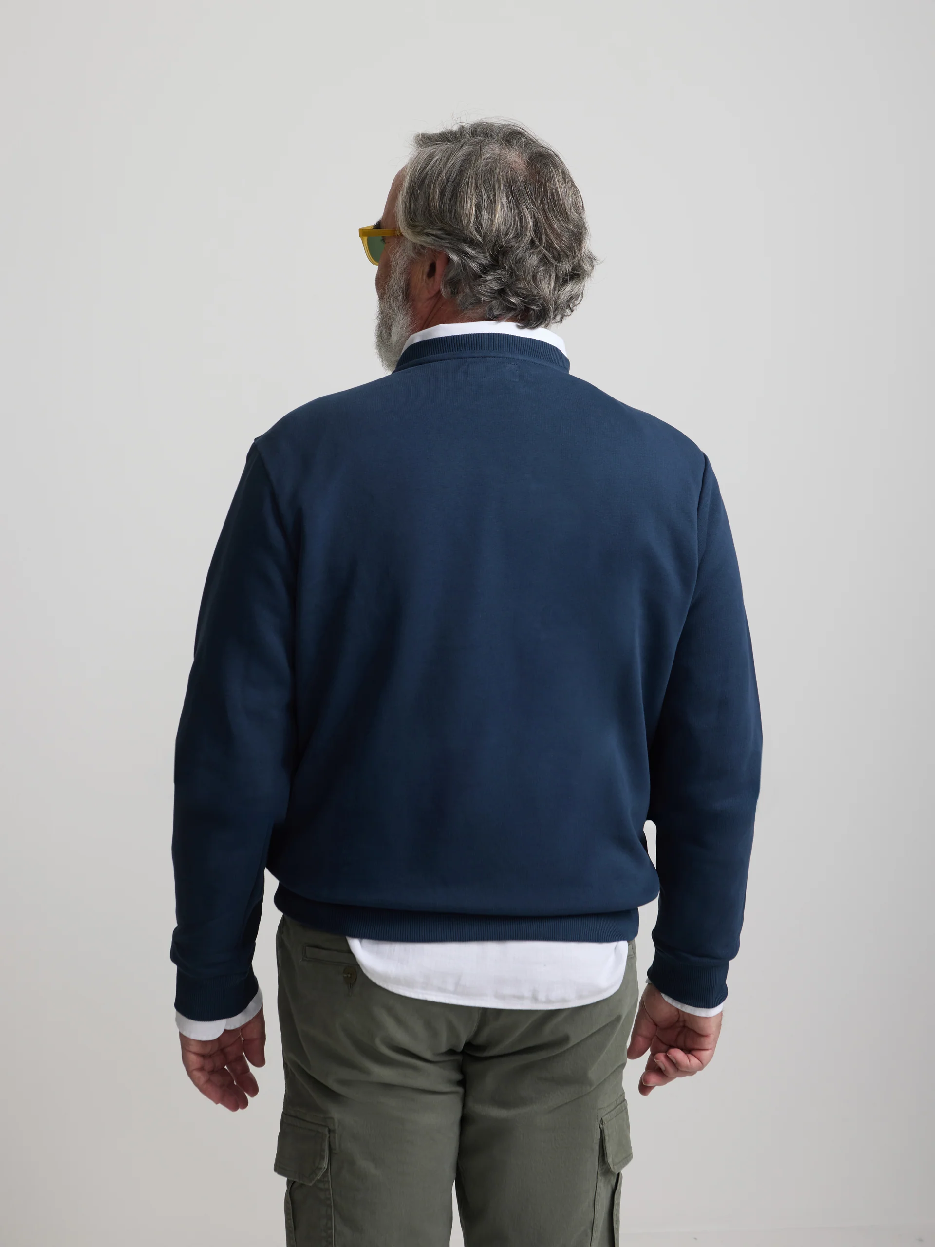 Sudadera minilogo azul marino - Image 8