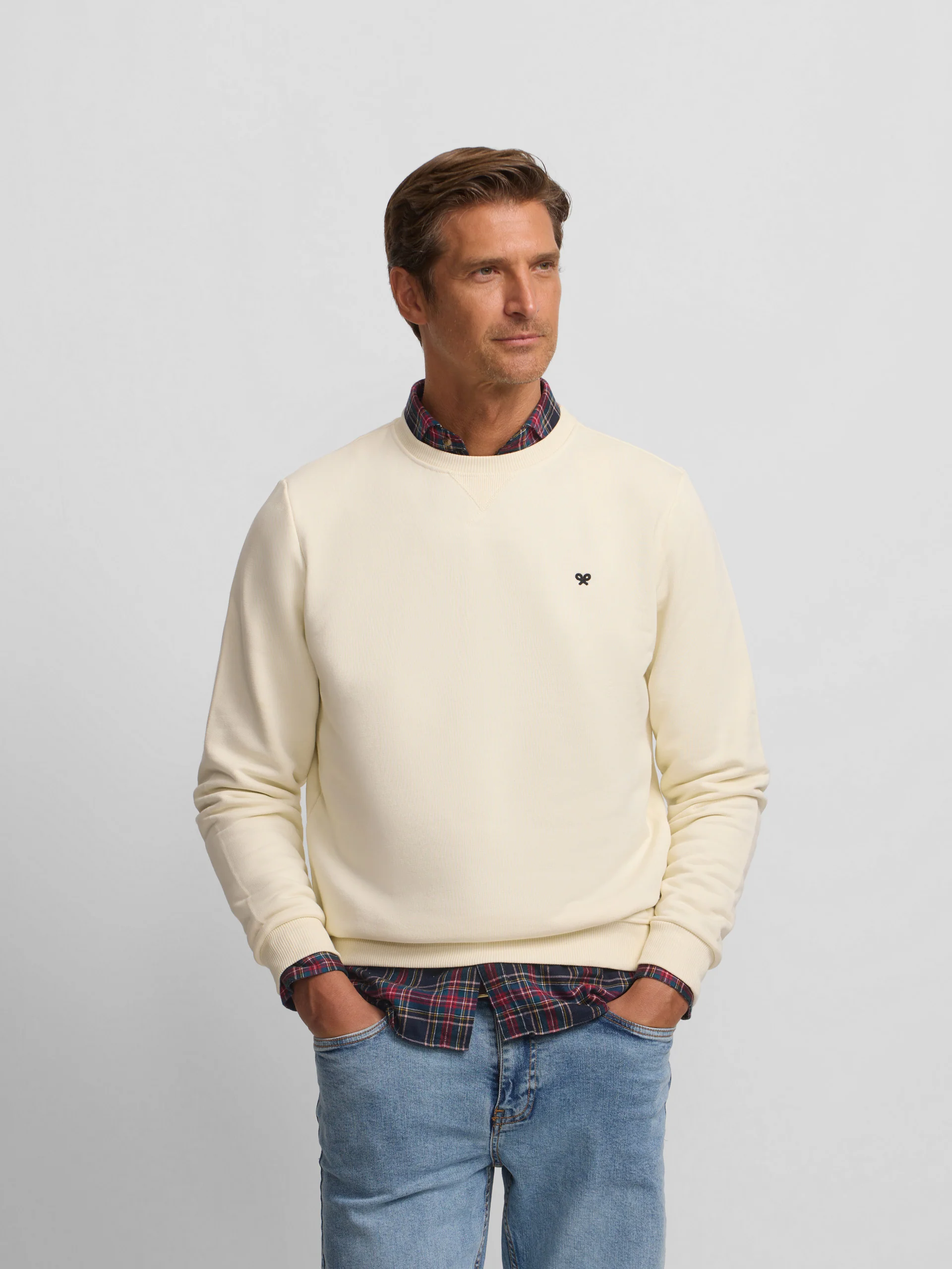 Sudadera minilogo crema - Image 3