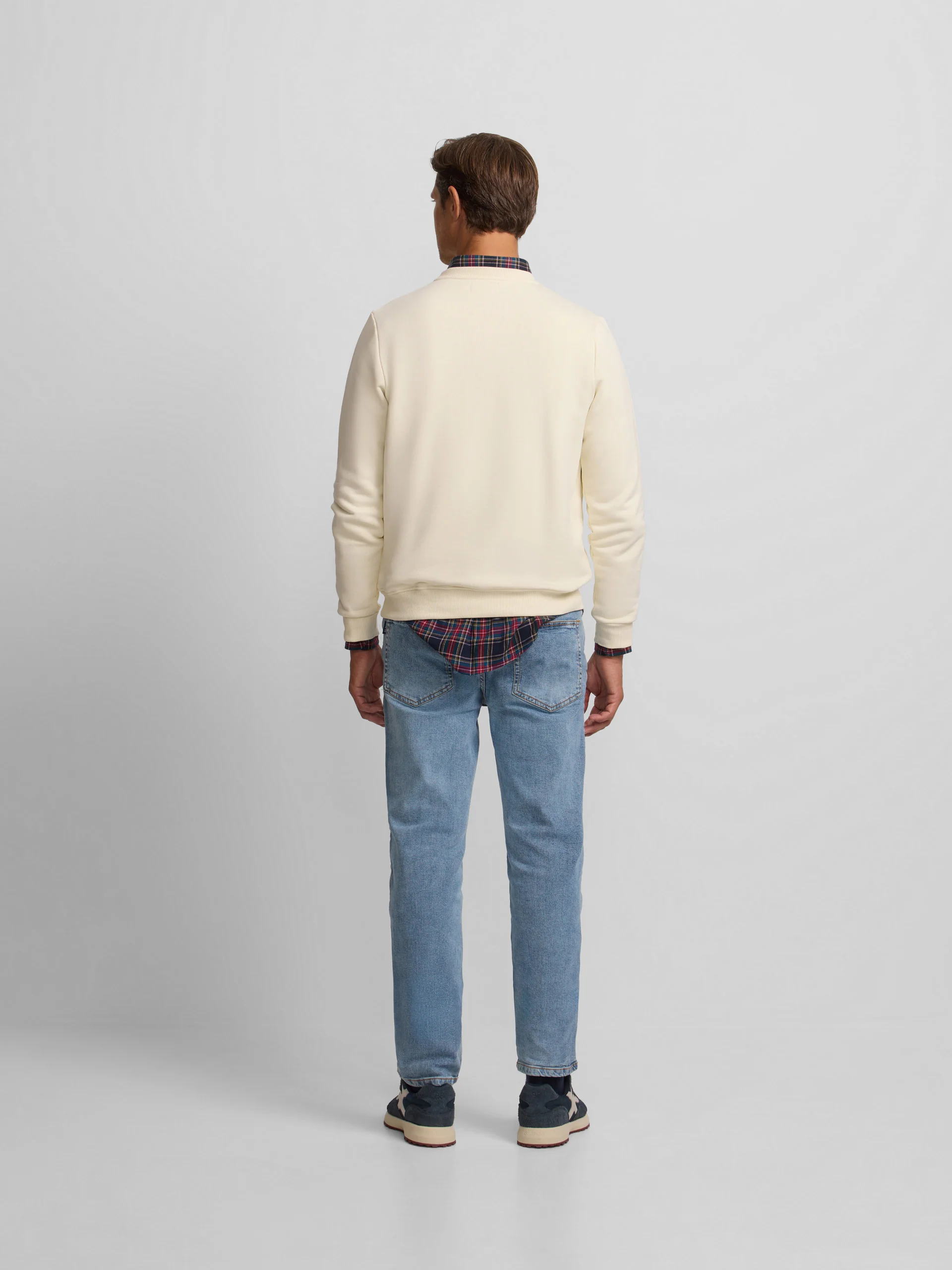 Sudadera minilogo crema - Image 6