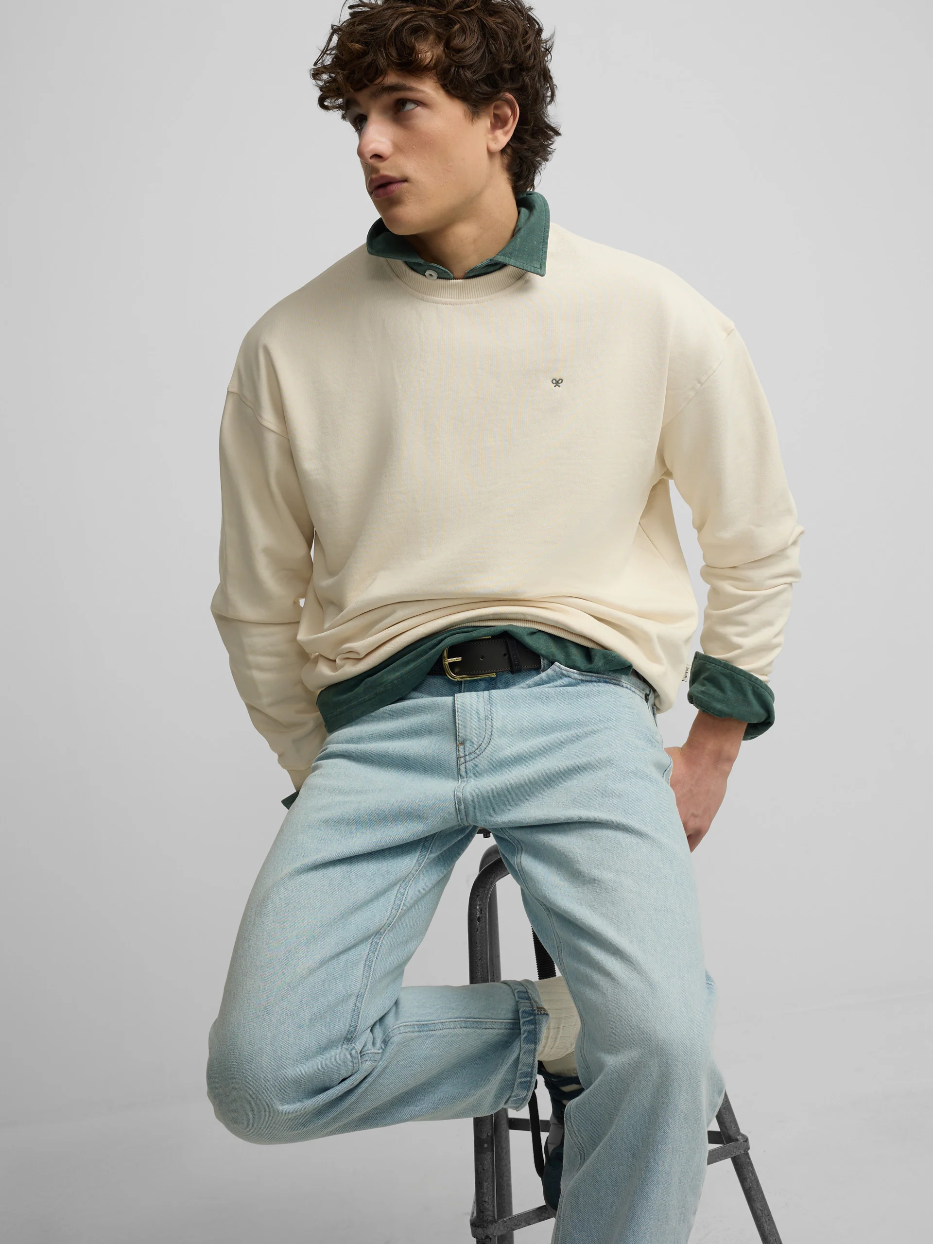 Sudadera relaxed fit plans crema - Image 6