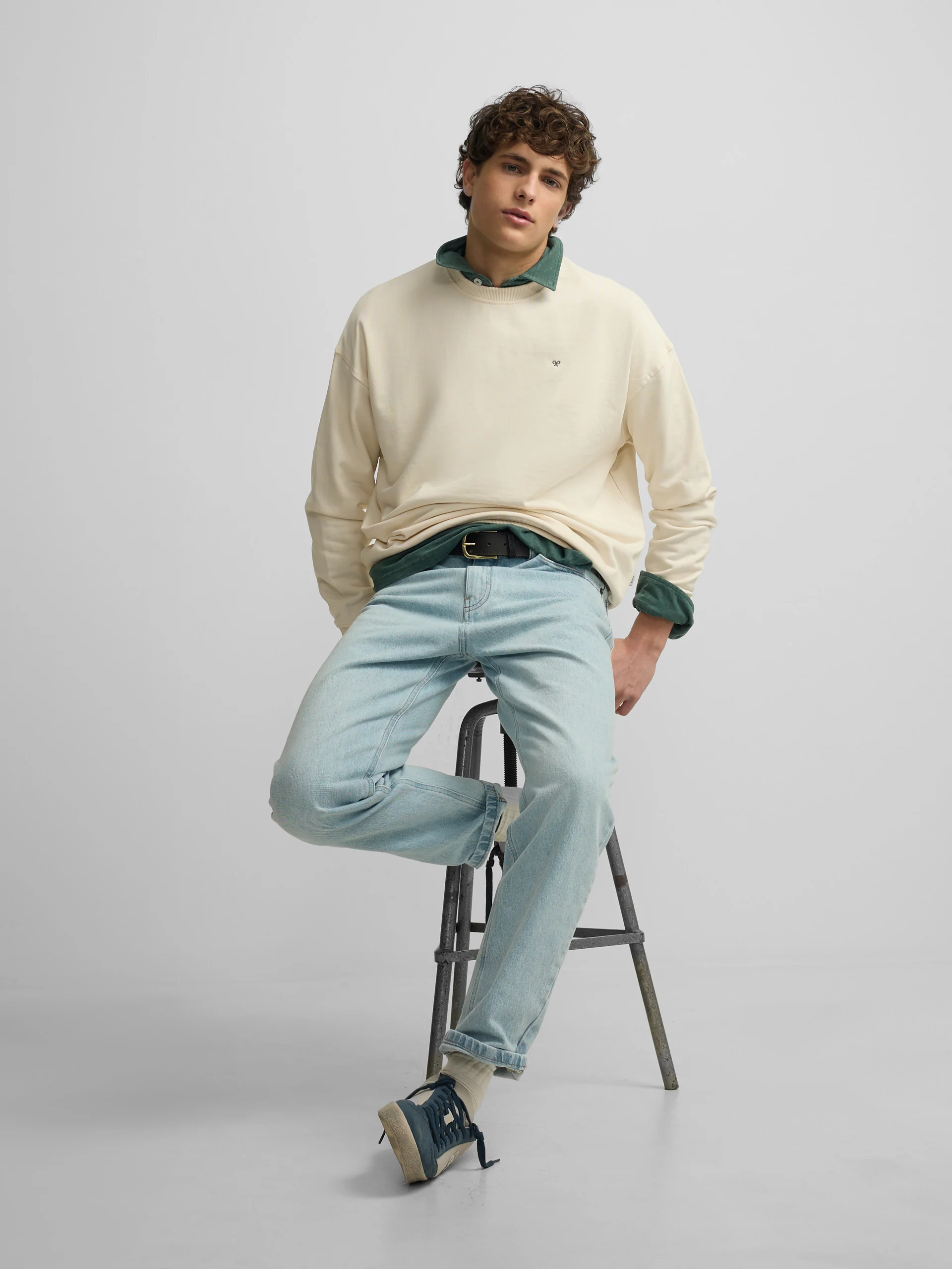 Sudadera relaxed fit plans crema - Image 7