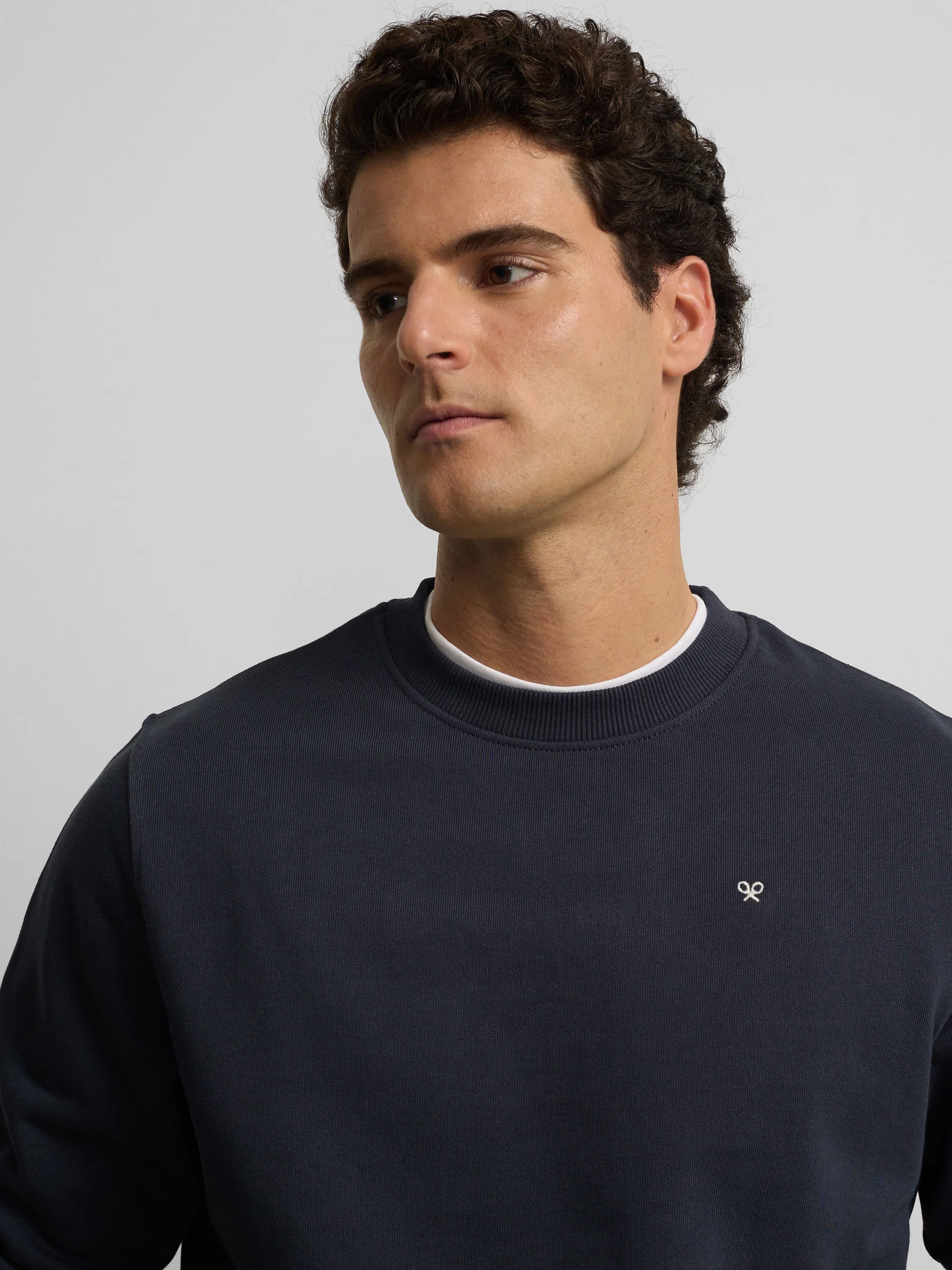 Sudadera slbn bordados azul marino - Image 4