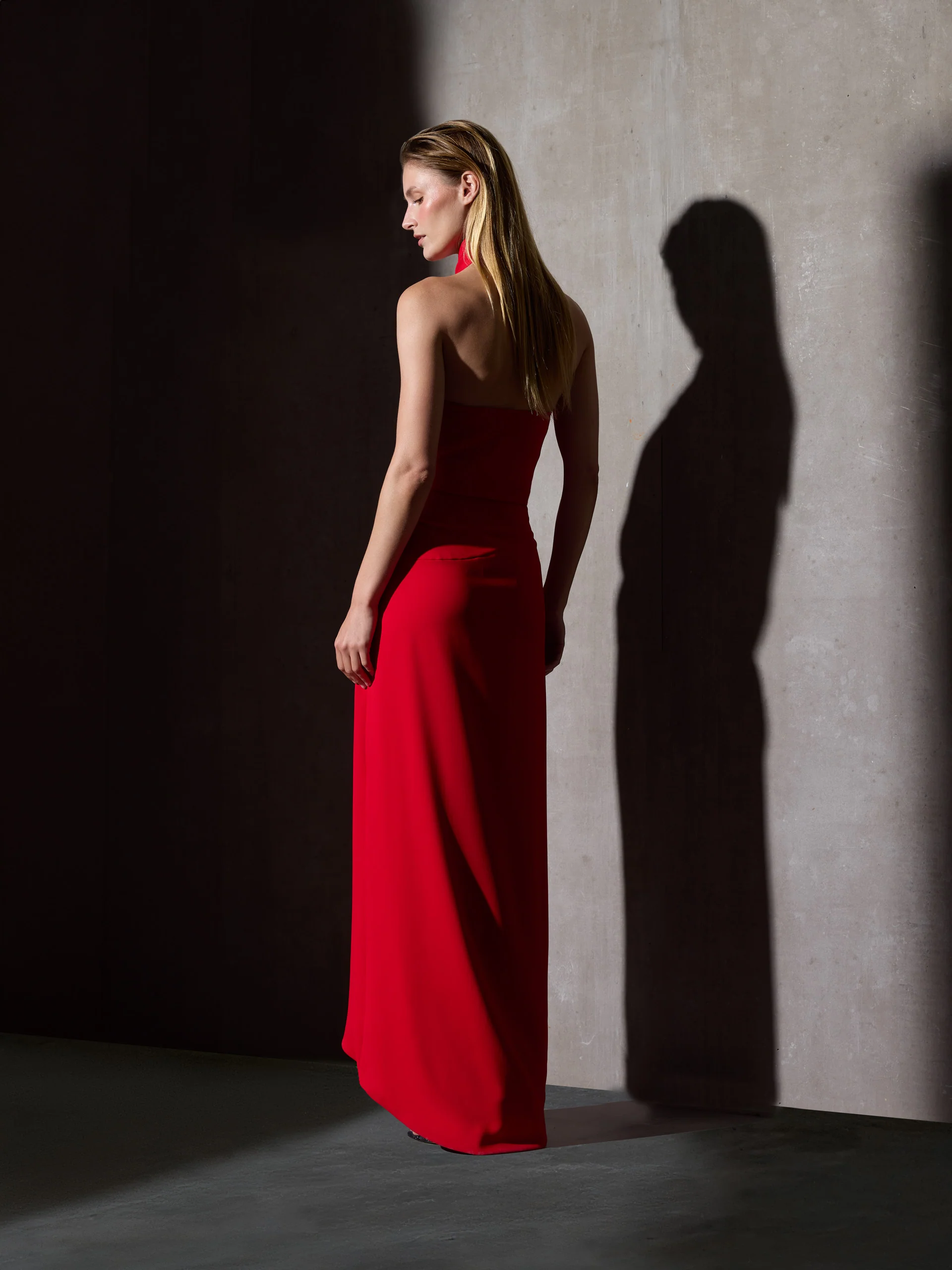 Vestido CaprileXSilbon halter rojo - Image 3