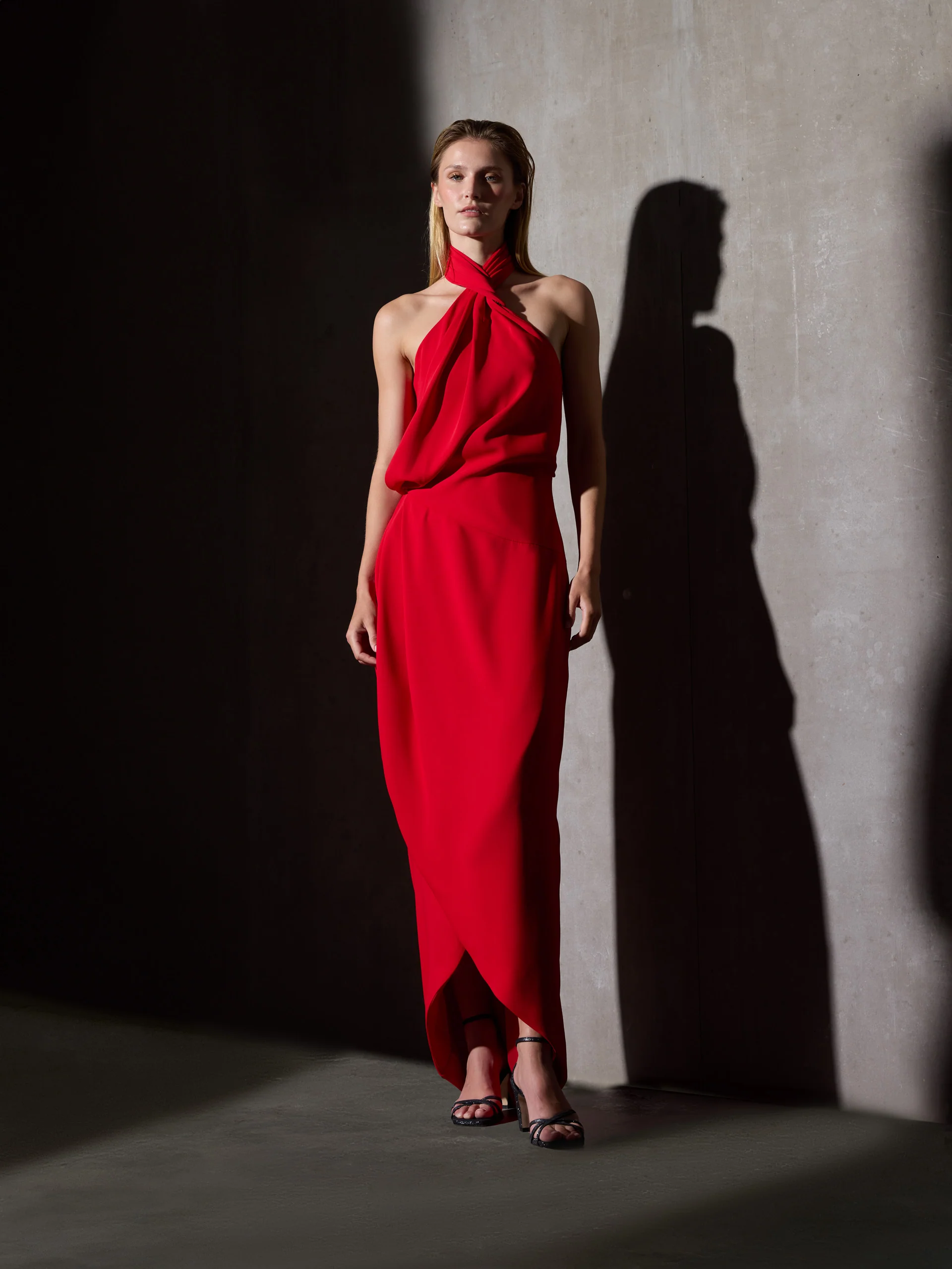 Vestido CaprileXSilbon halter rojo - Image 5
