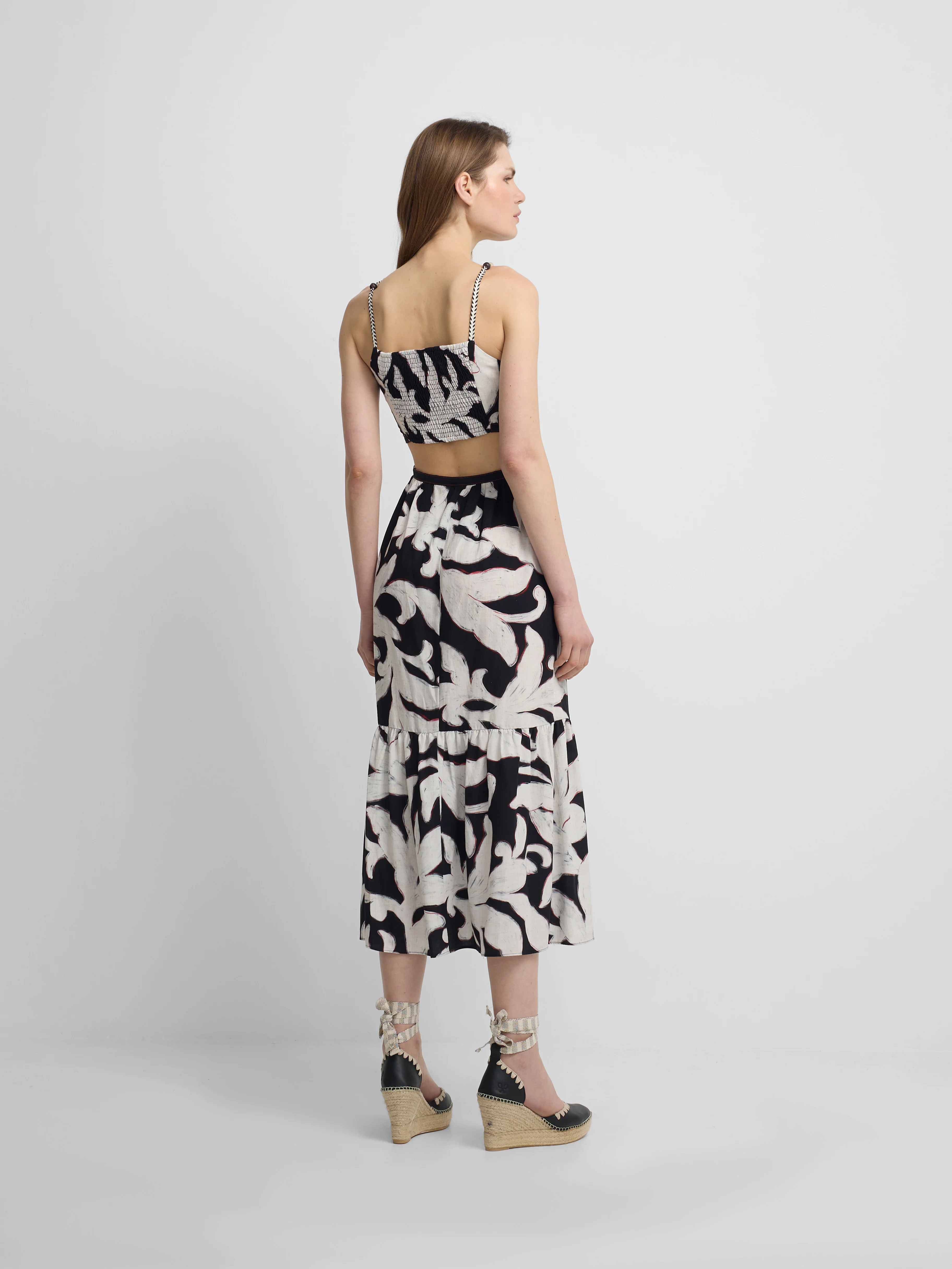Vestido cut out estampado flores negro - Image 5