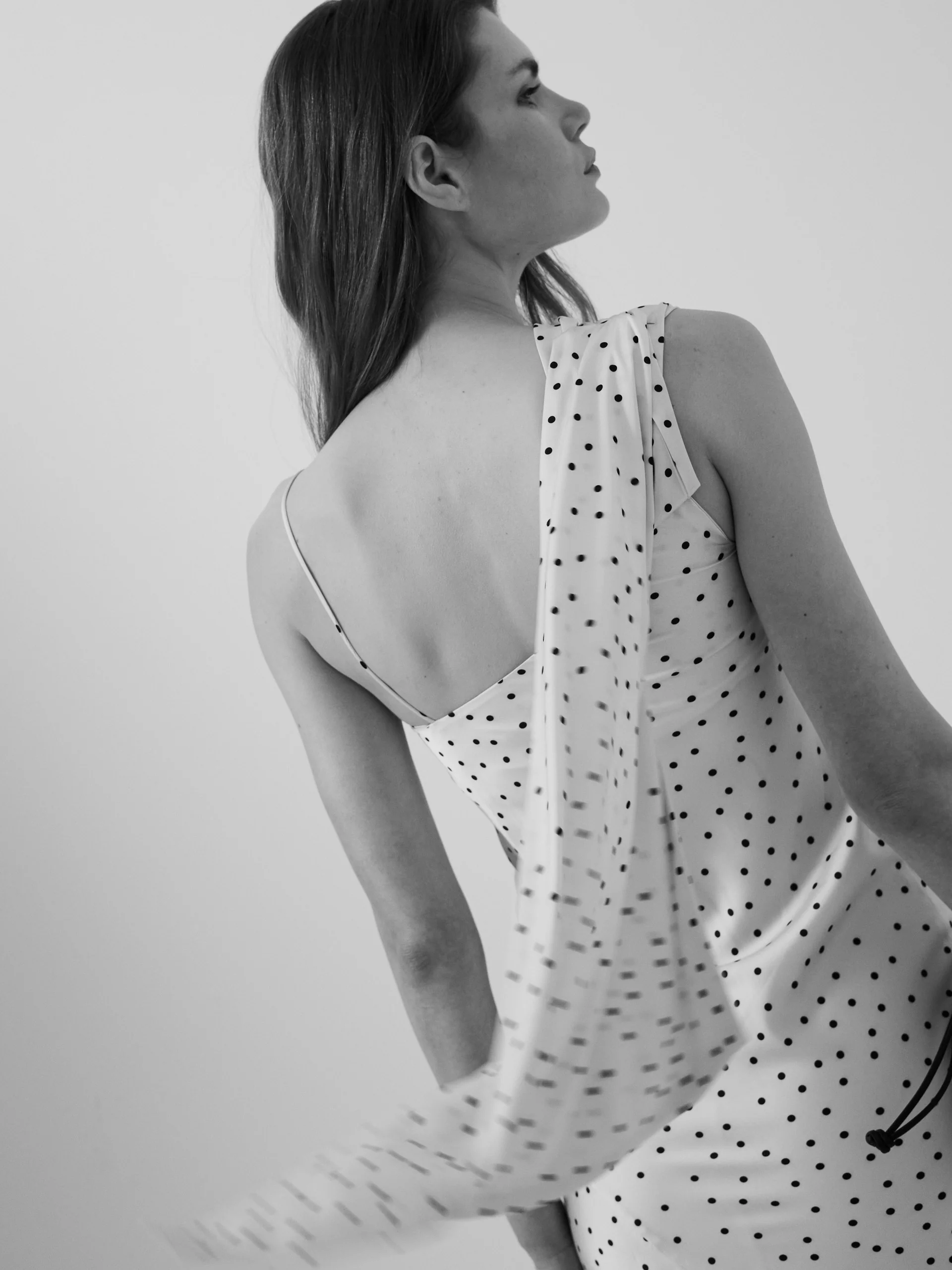 Vestido lencero lunares blanco y negro - Image 7