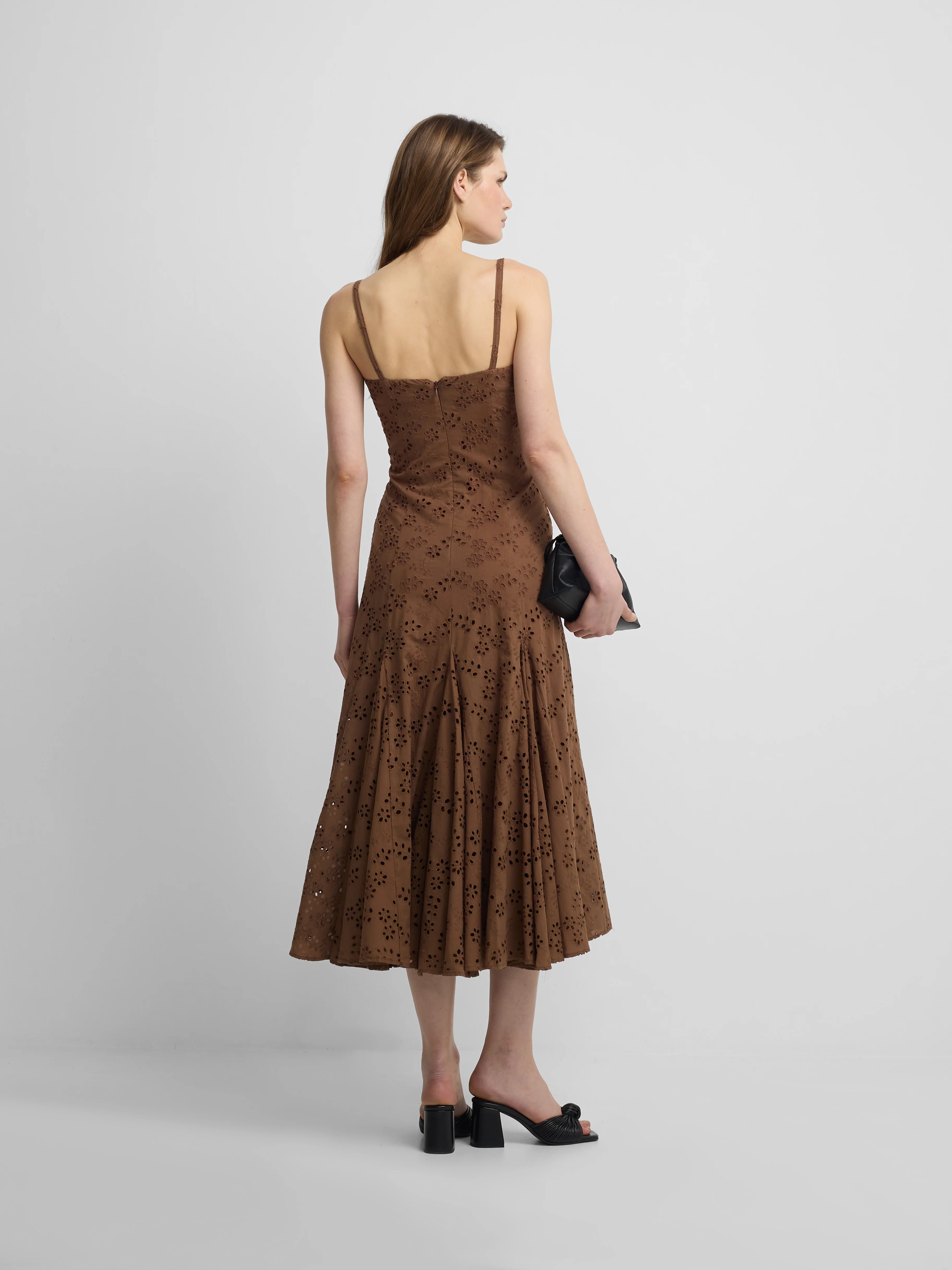 Vestido midi bordados marron - Image 8