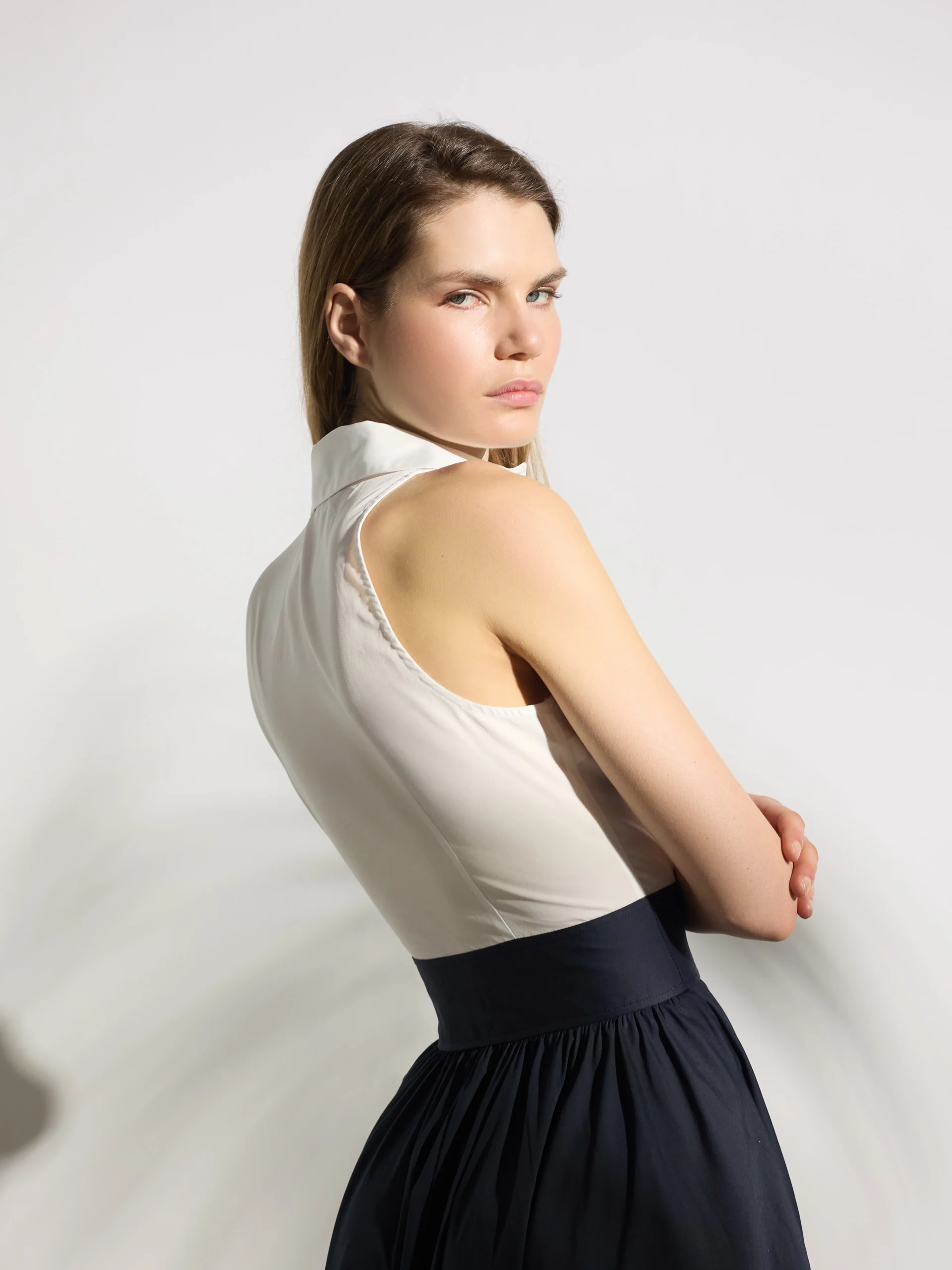Vestido unique camisero azul marino y blanco - Image 17