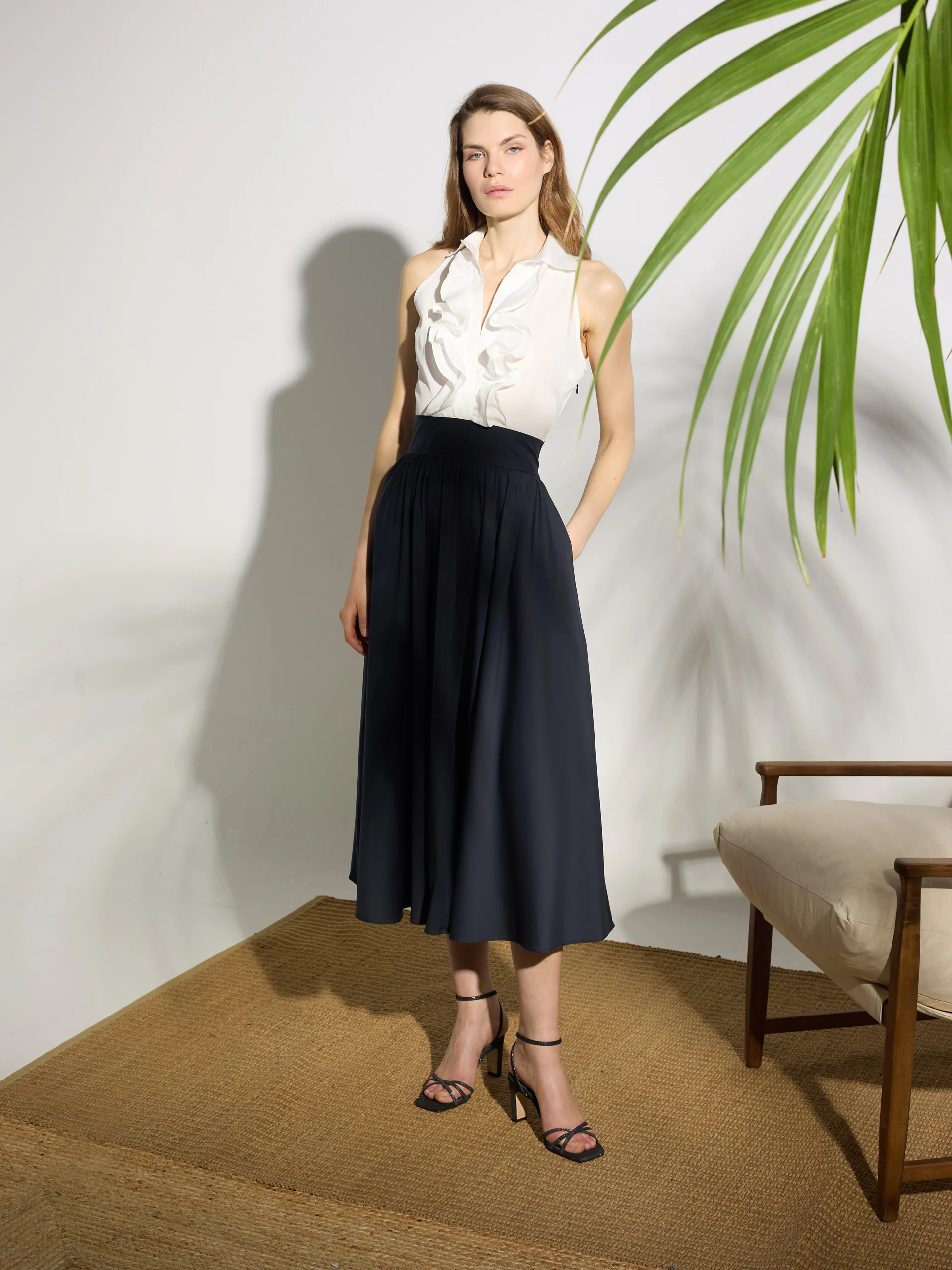 Vestido unique camisero azul marino y blanco - Image 3