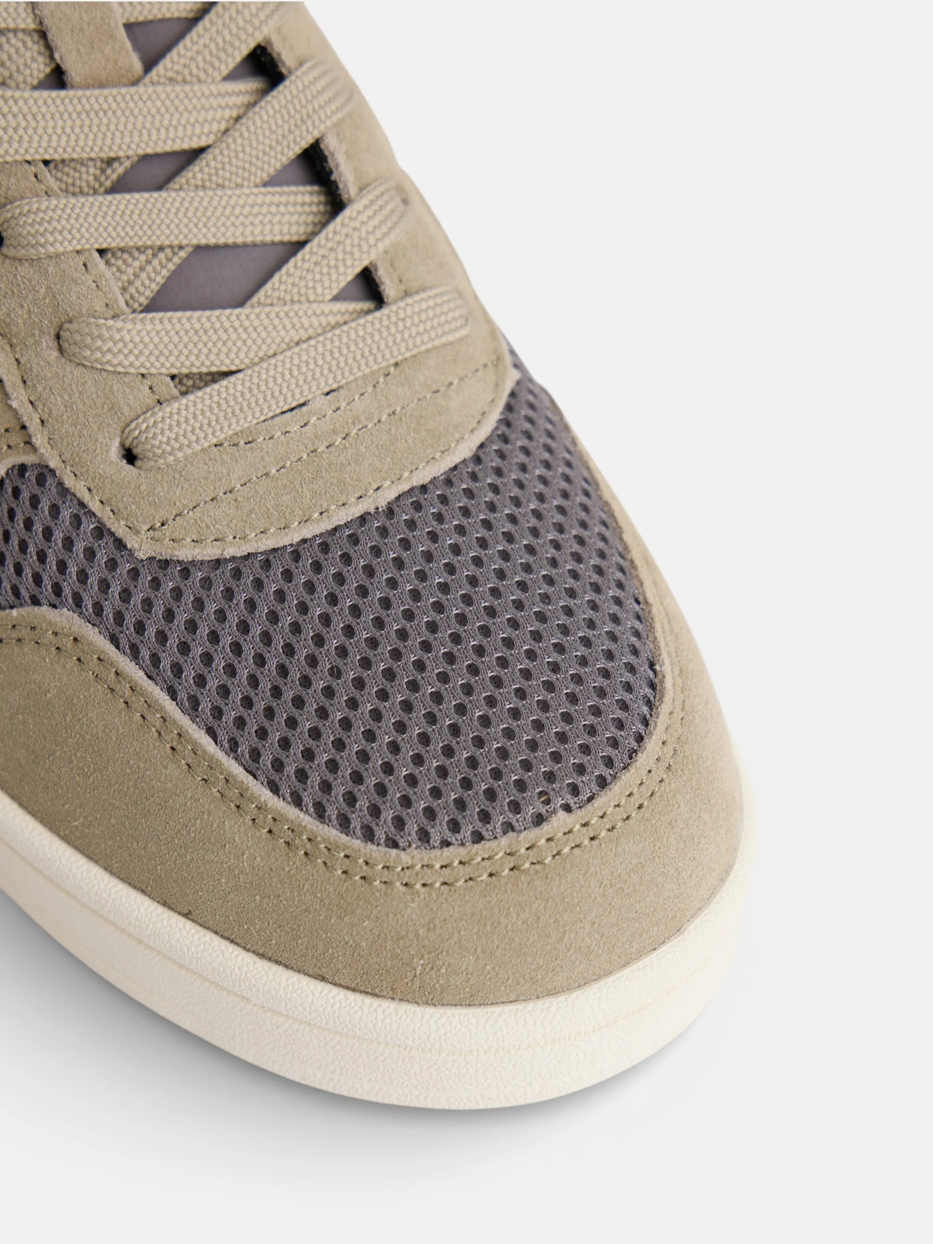 Zapatilla bicolor verde gris - Image 3