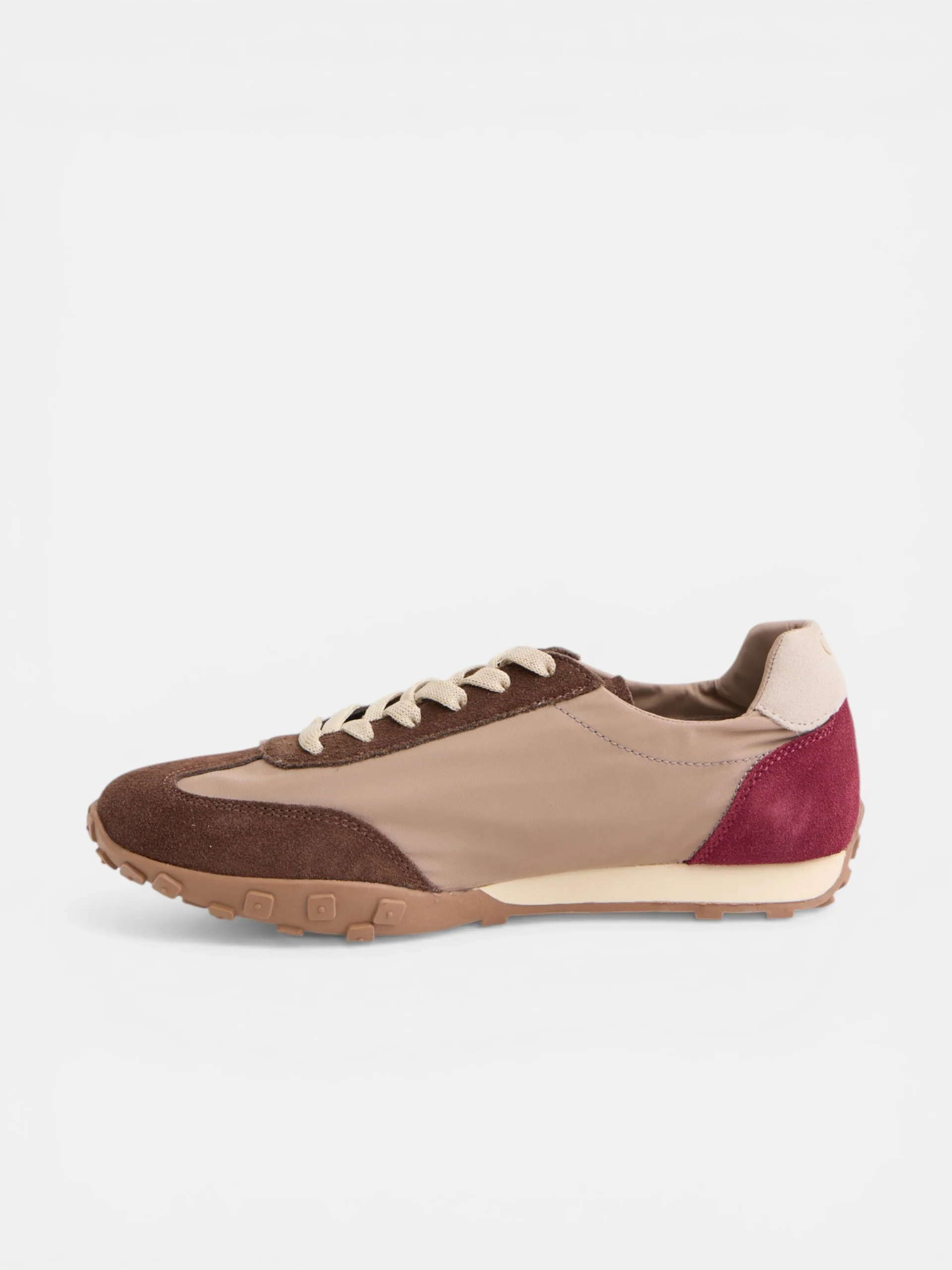 Zapatilla running marrones - Image 9